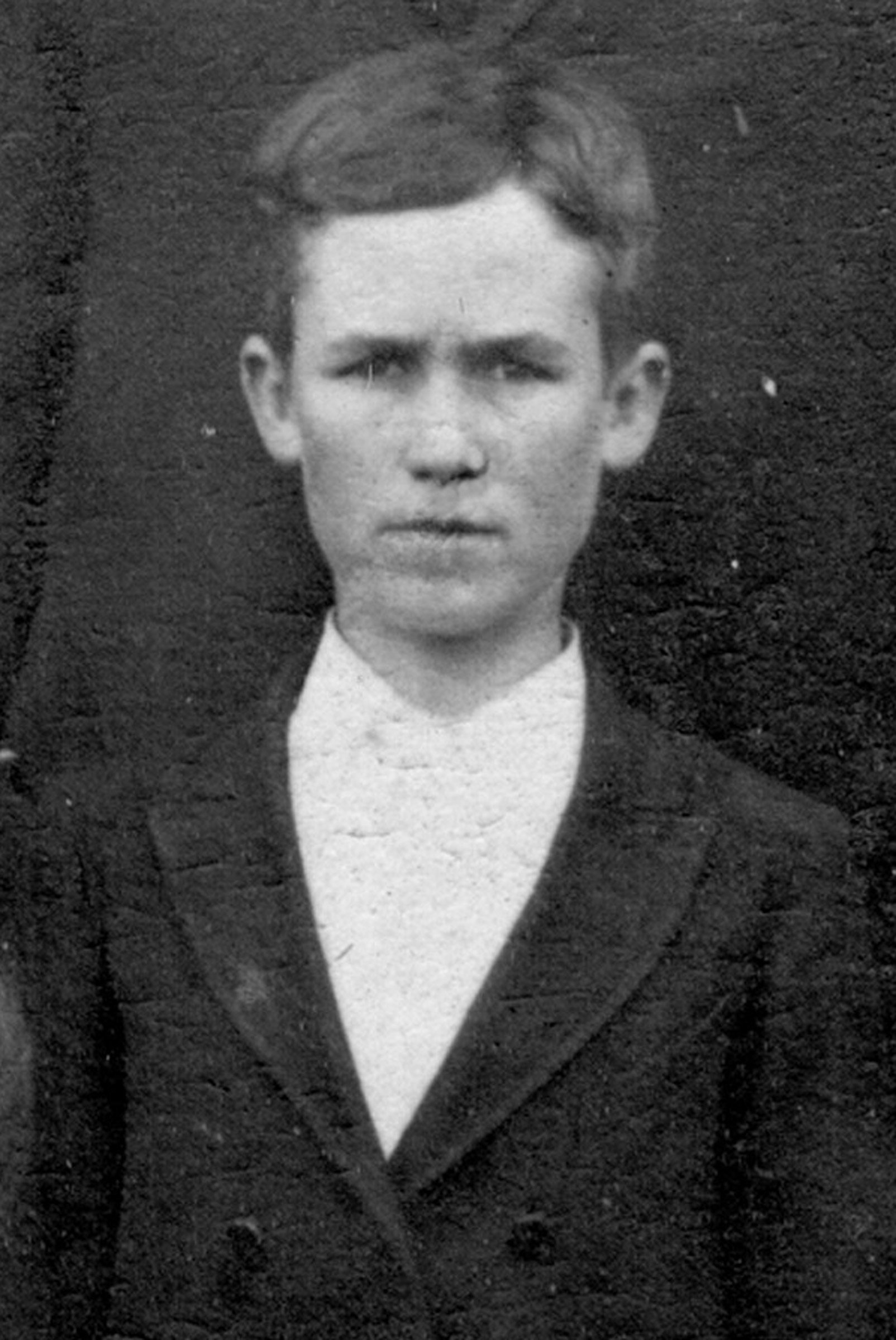 84 JL Kee - McGregor High School class closeup.jpg