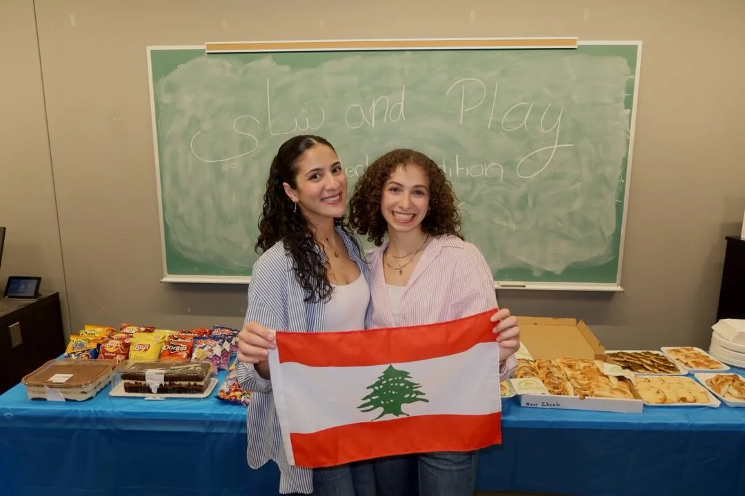 Shay &amp; Play night = SUCCESS🫖🎲✨
Thank you to everyone who came, laughed, played, and survived the chaos of &ldquo;ensan, hayawan, chai2&rdquo;😭
Couldn&rsquo;t have asked for a better night🇱🇧❤️

#uottawa #lccuottawa #uottawaclubs #lebaneseinot