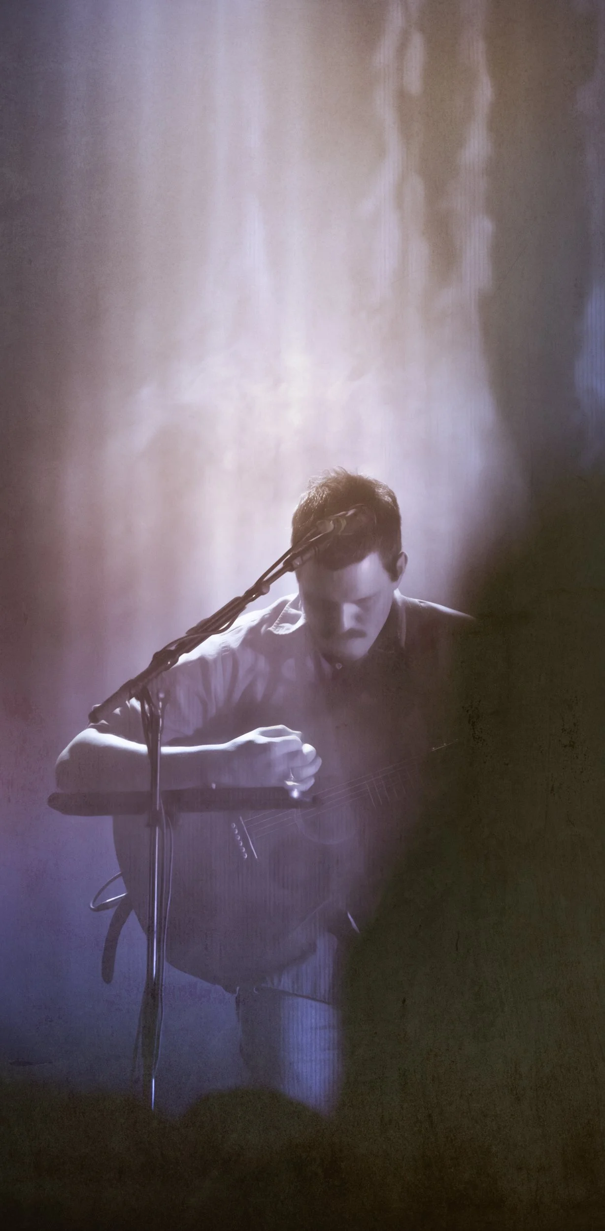 guitarist-spotlilght-concert.jpg