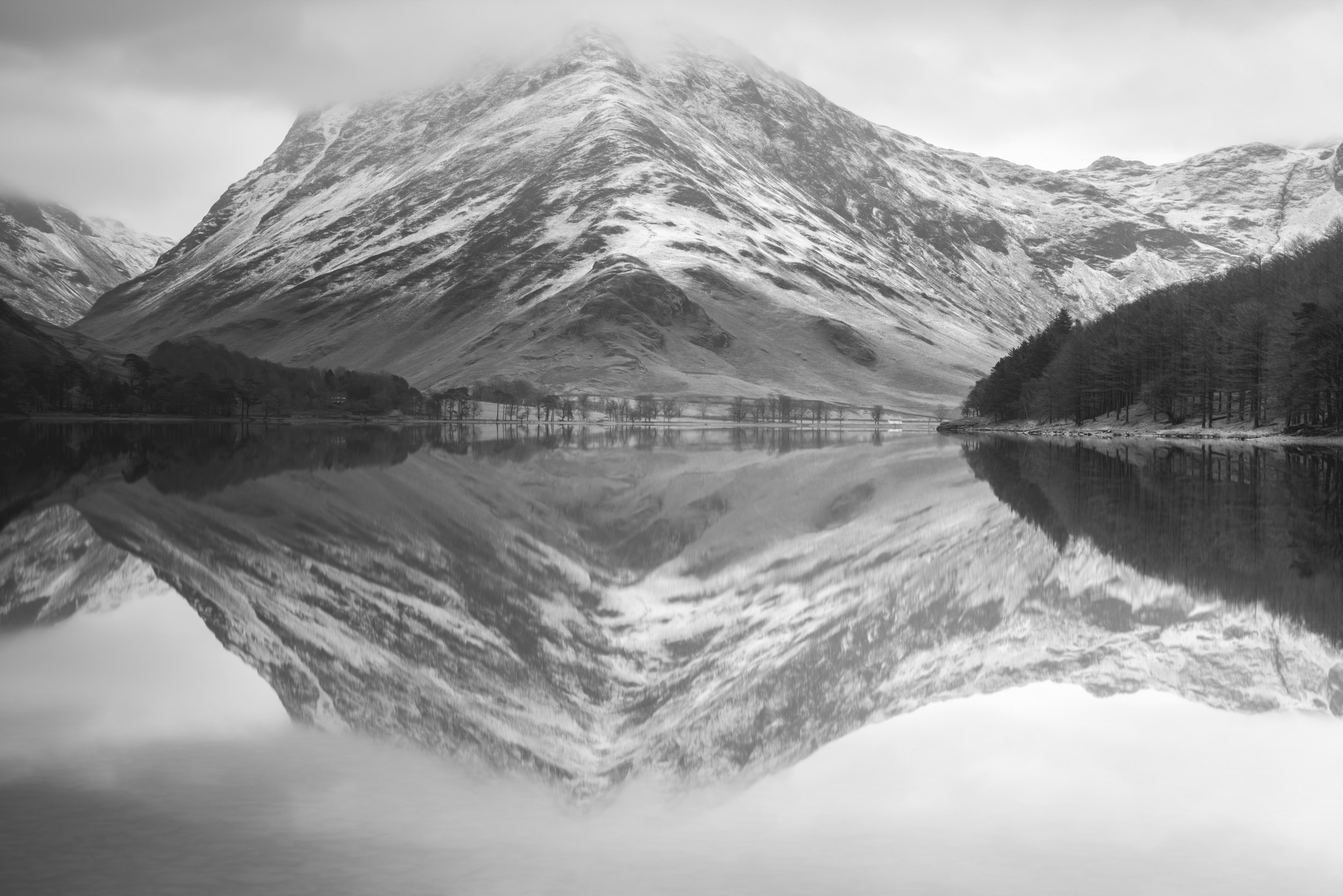 reflections-mono-lakeside-mountain.jpg