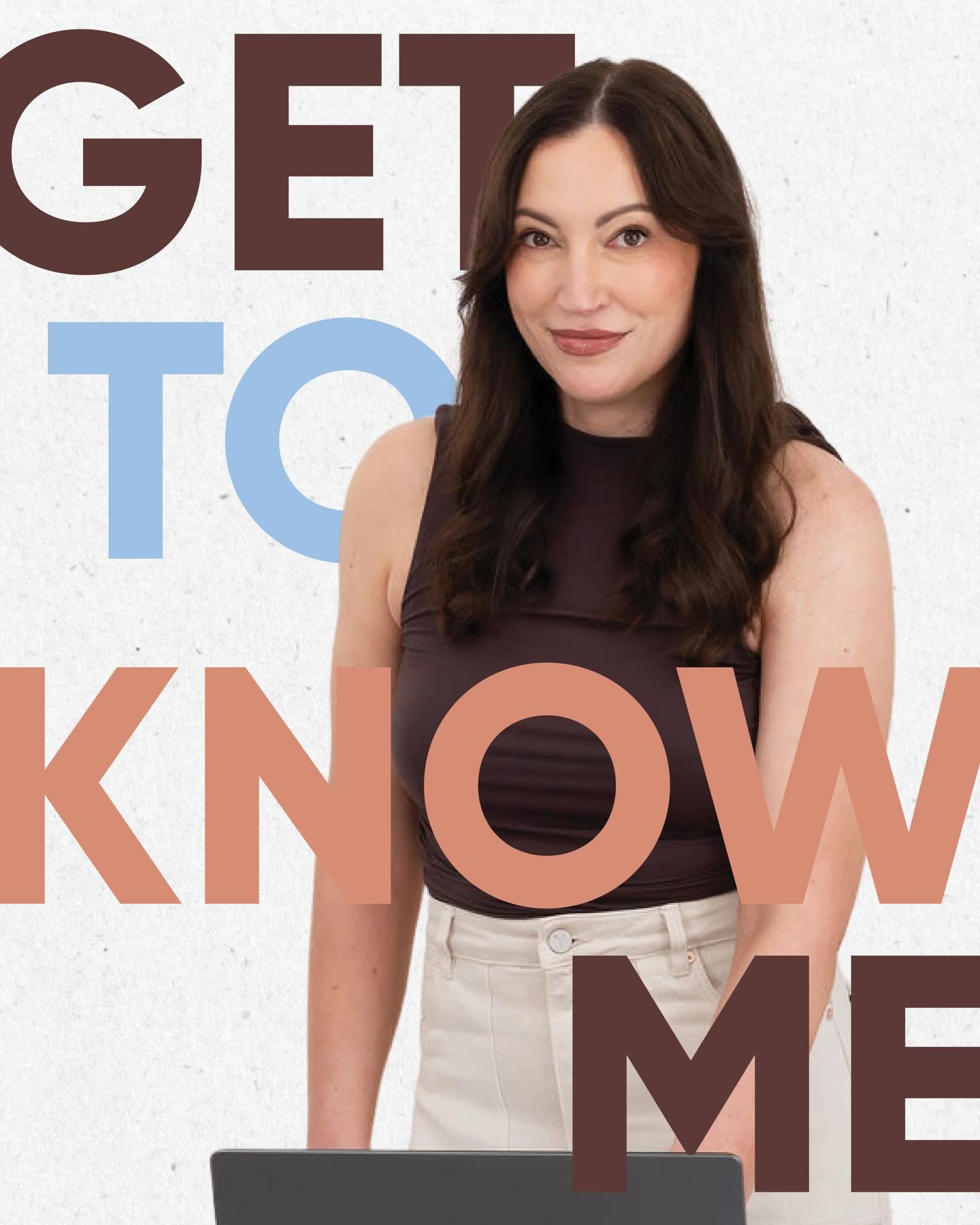 With my website launch just around the corner, I thought I&rsquo;d pop in and say hi 👋 I&rsquo;m Melanie &mdash; the face behind By Poesy. I craft poetic brands and websites for those who don&rsquo;t do cookie-cutter and love to stand out.
Get to kn