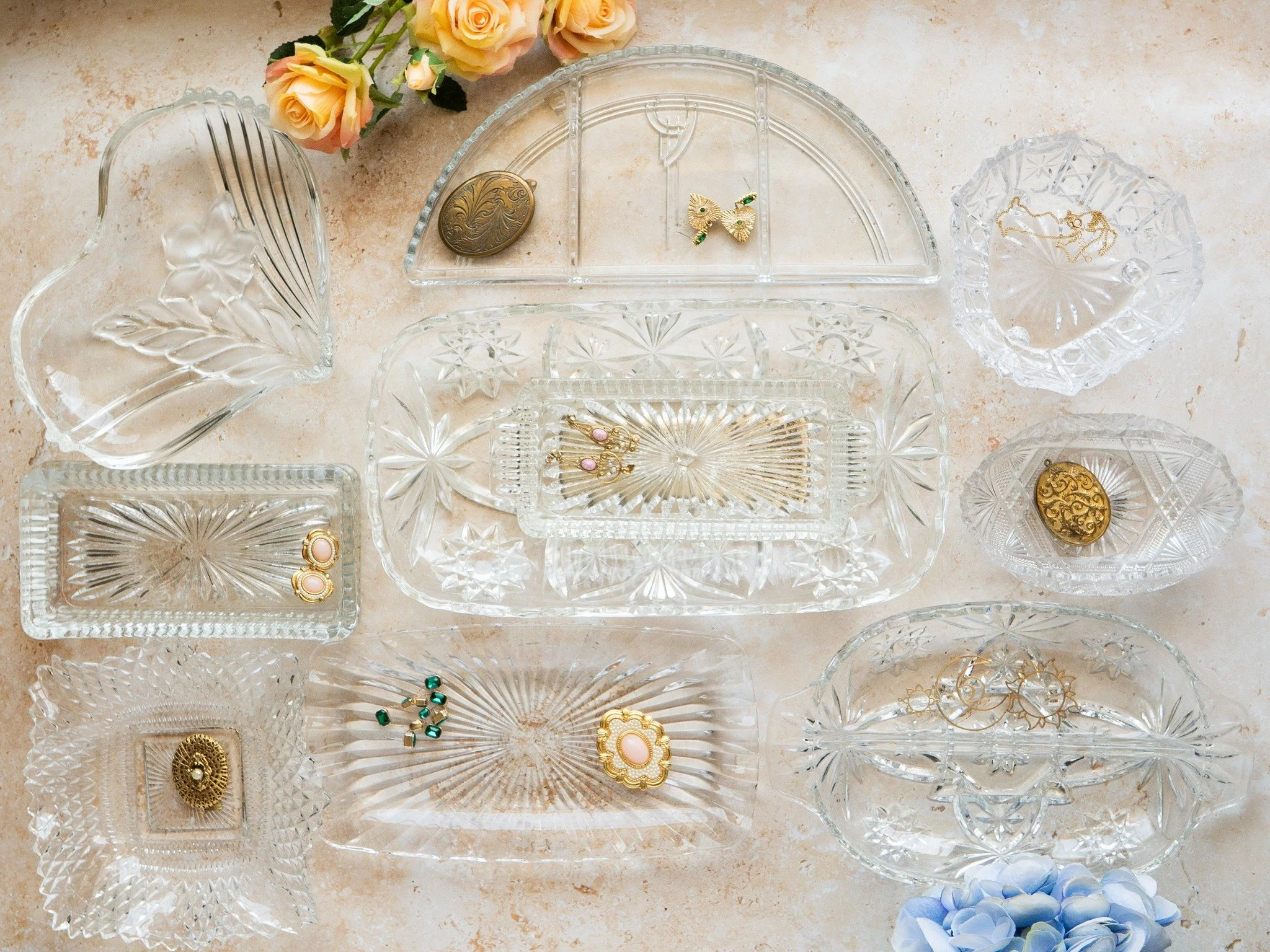 So timeless and elegant 😍 My favorite is the heart and flowers dish. 

#vintagehomedecor #vintageaccessories #vanitydecor #entrywaydecor #vintageshoppingonline  #pressedglass #vintagecrystalglassware #bedroomstyling #vintageapartments #antiqueshop #