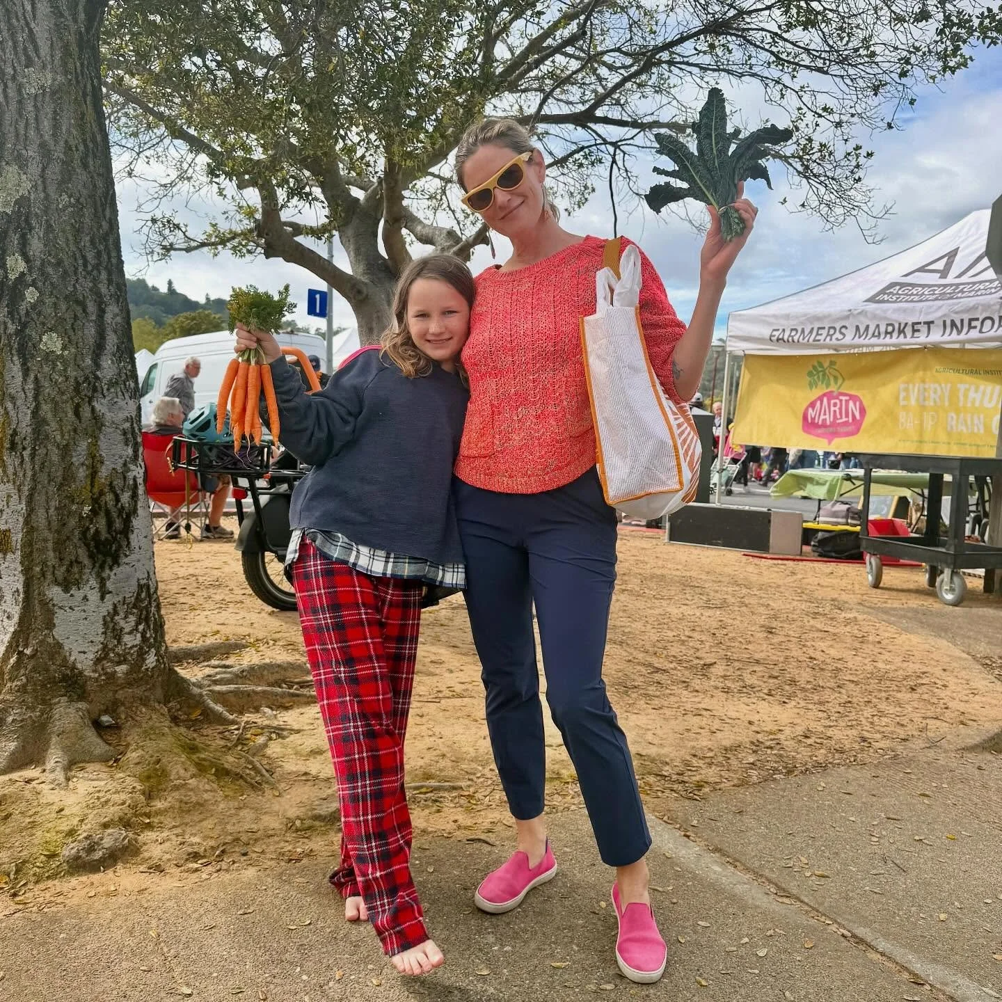 Love kicking off the day at the farmers market~ 🥕🥰 @marinfarmersmarket #farmersmarket #marinciviccenterfarmersmarket #freshveggies