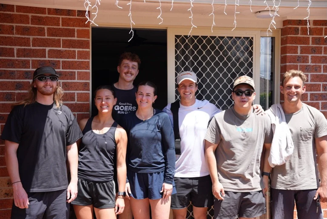 End of year 5K with the crew and finished off the Christmas festivities with some bacon and egg rolls courtesy of chef Dan ☀️🪩👟✨🤠