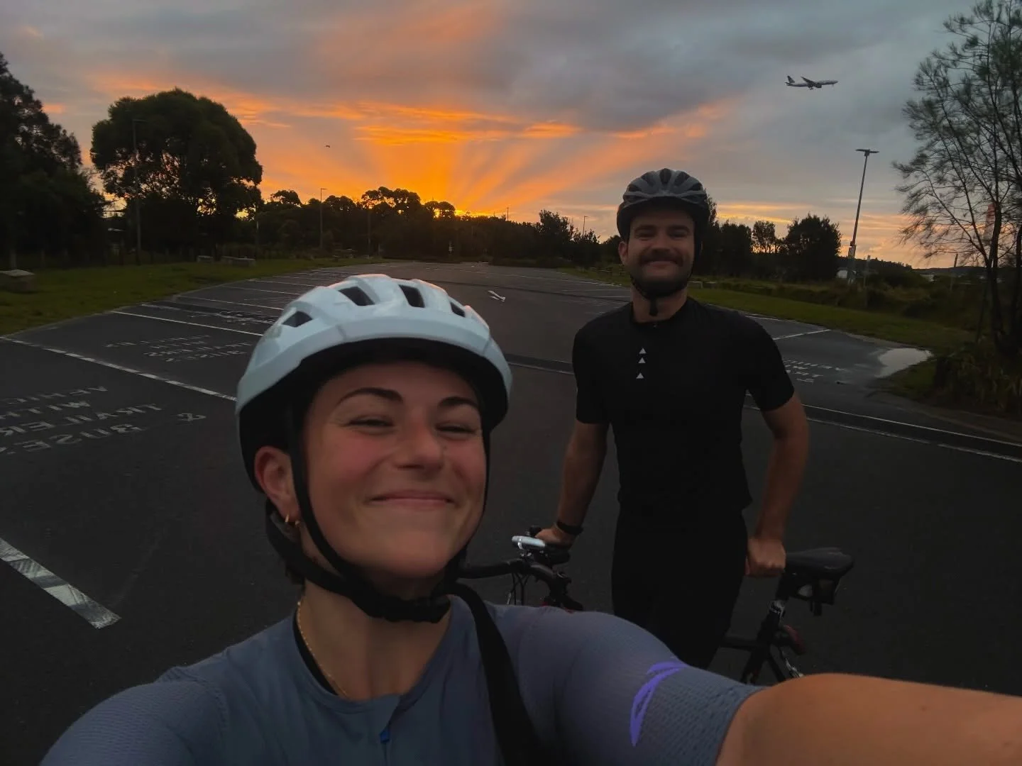 Week 3 of the year is hereeeeee 🌟🌟

The highlights: 
🌸 Kurnell loop ride at sunrise 
🌸 coffee to fuel up for a Jamberoo trip with @daniel.tait 
🌸 a ramen date with @katrinaageorge 
🌸 a quieter research week waiting for article reviews 
🌸 the d