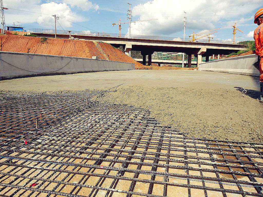 Bridge Deck GFRP Rebar during Concrete Pour, 2015