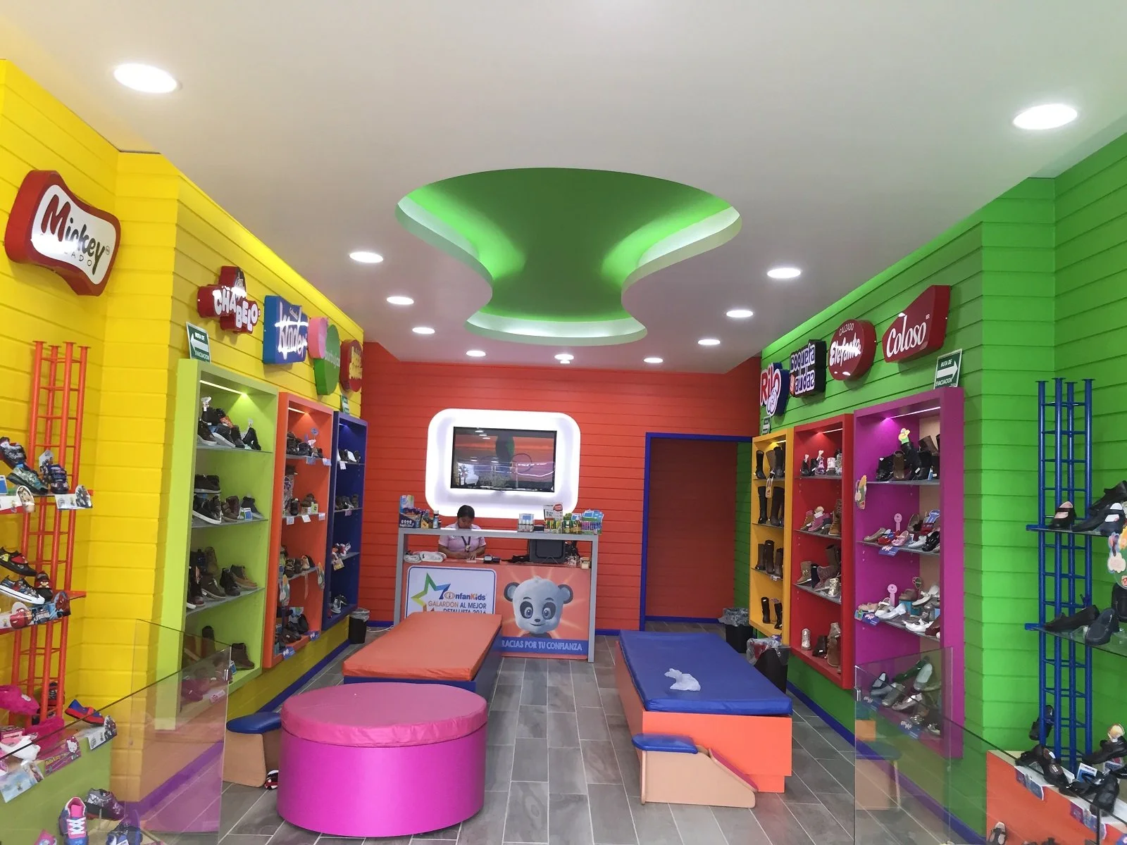 Tiendas InfanKids gran terraza oblatos, plaza d lucca y centro