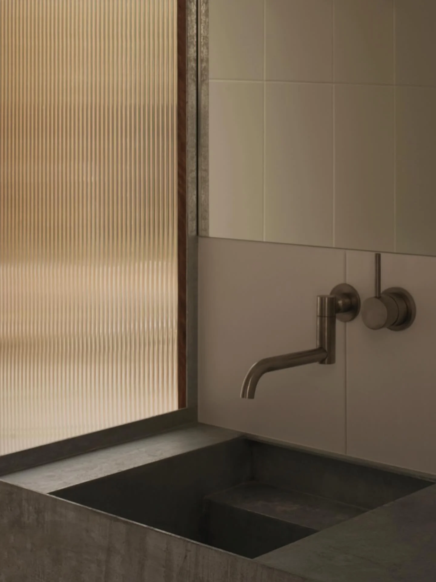 High-end fixtures and fittings, matched with perfect execution 🔧

Plumbing &amp; Roofing package on this architectural studio for @greatoceanroadbuilders 

SDP