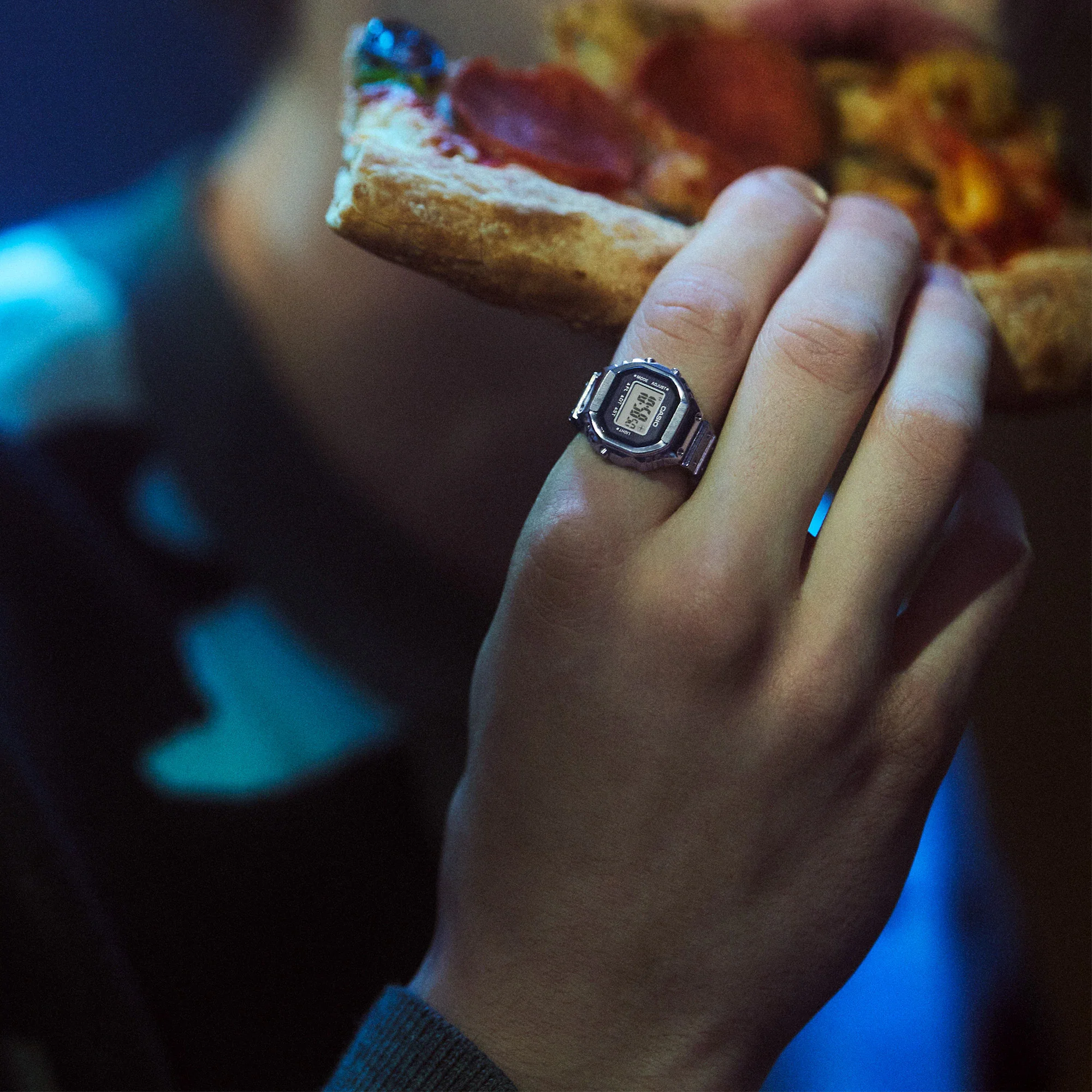 CRW-001-1_finger02.webp