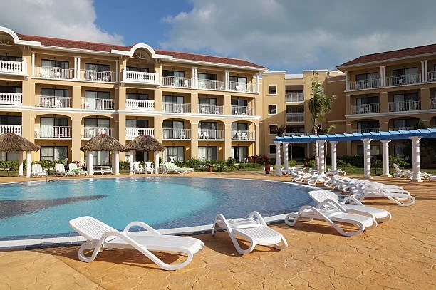 Commercial Swimming Pool Leak Detection – Hotels, Resorts
