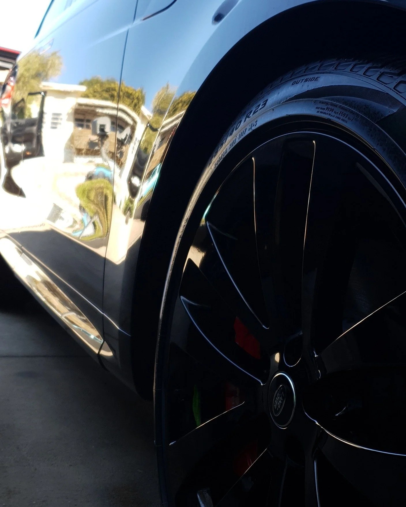 ✨ Luxury meets precision.

This Range Rover came in needing a little refinement &mdash; and left looking ready for the showroom floor. Every inch has been carefully restored, cleaned, and protected to bring back that deep gloss and unmistakable Range