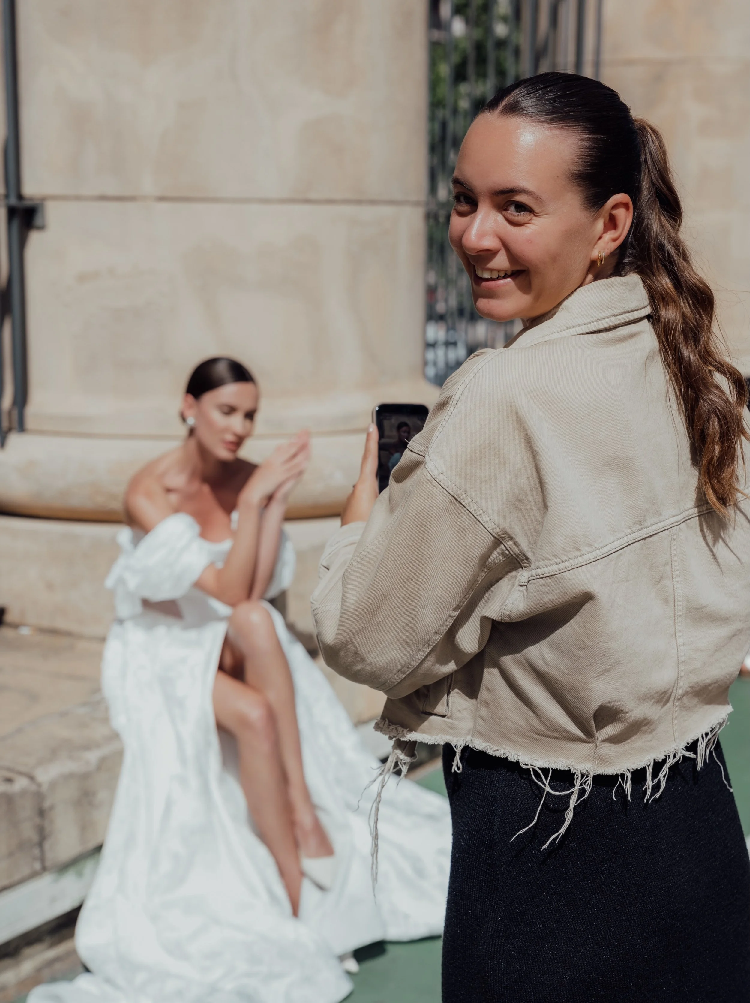bts from the best day in Barcelona with a great team 🤎

photographer: @leekramer.ch 
planner: @liamo.ch 
dress: @melory__official 
model: @milona_m