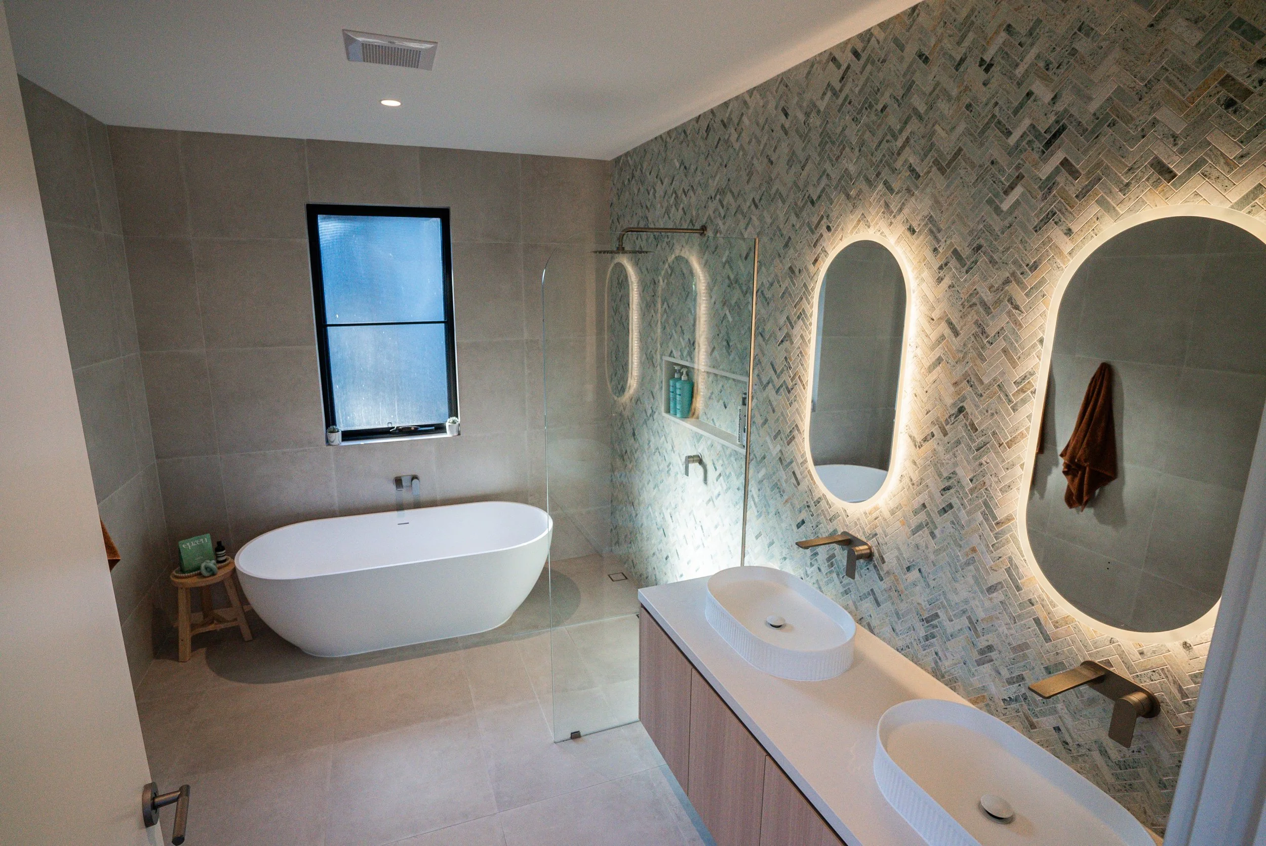 Bathrooms - oceanside Custom Building