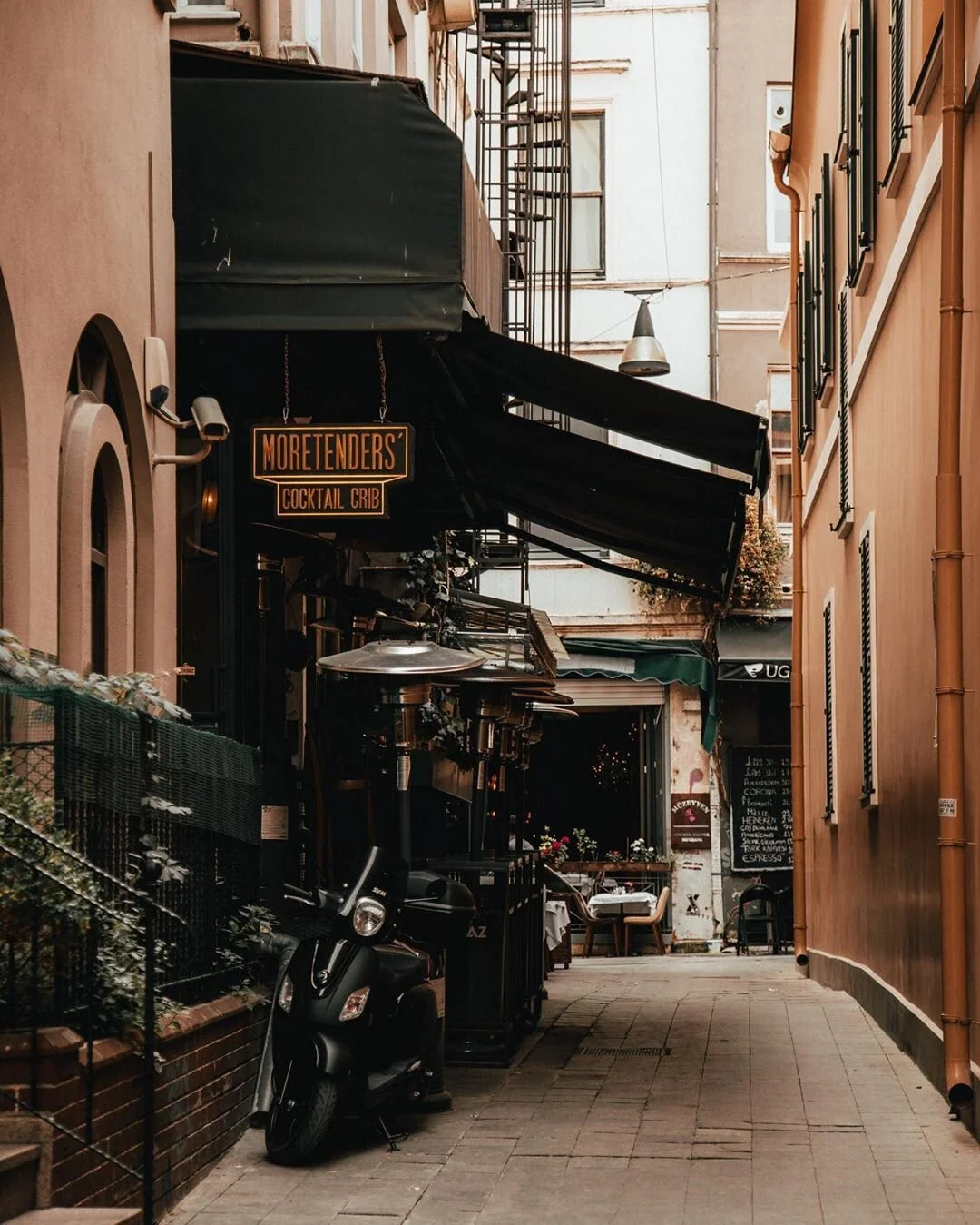 Moretenders' Cocktail Crib - Logo Design