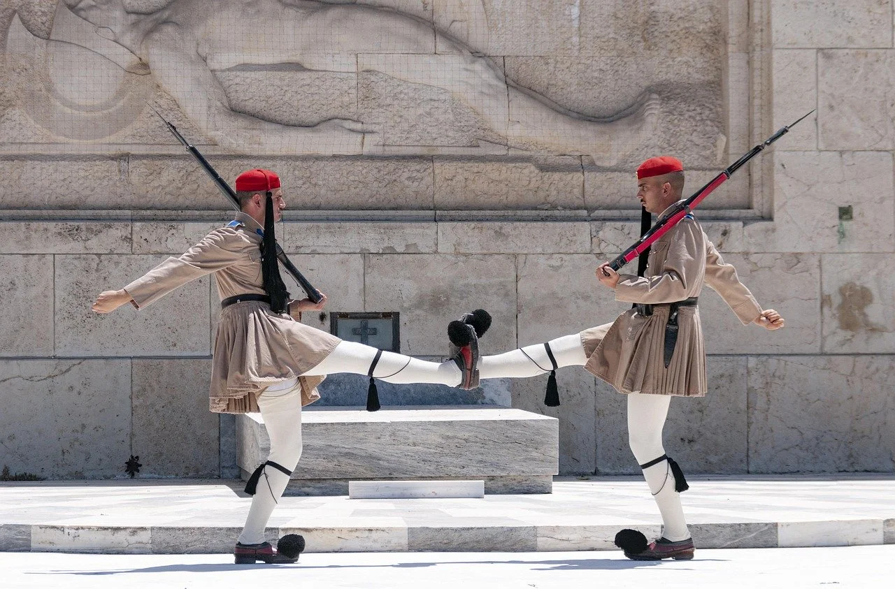 Changing of the Guards (Syntagma) – Hourly ceremony, full show Sunday 11 AM.