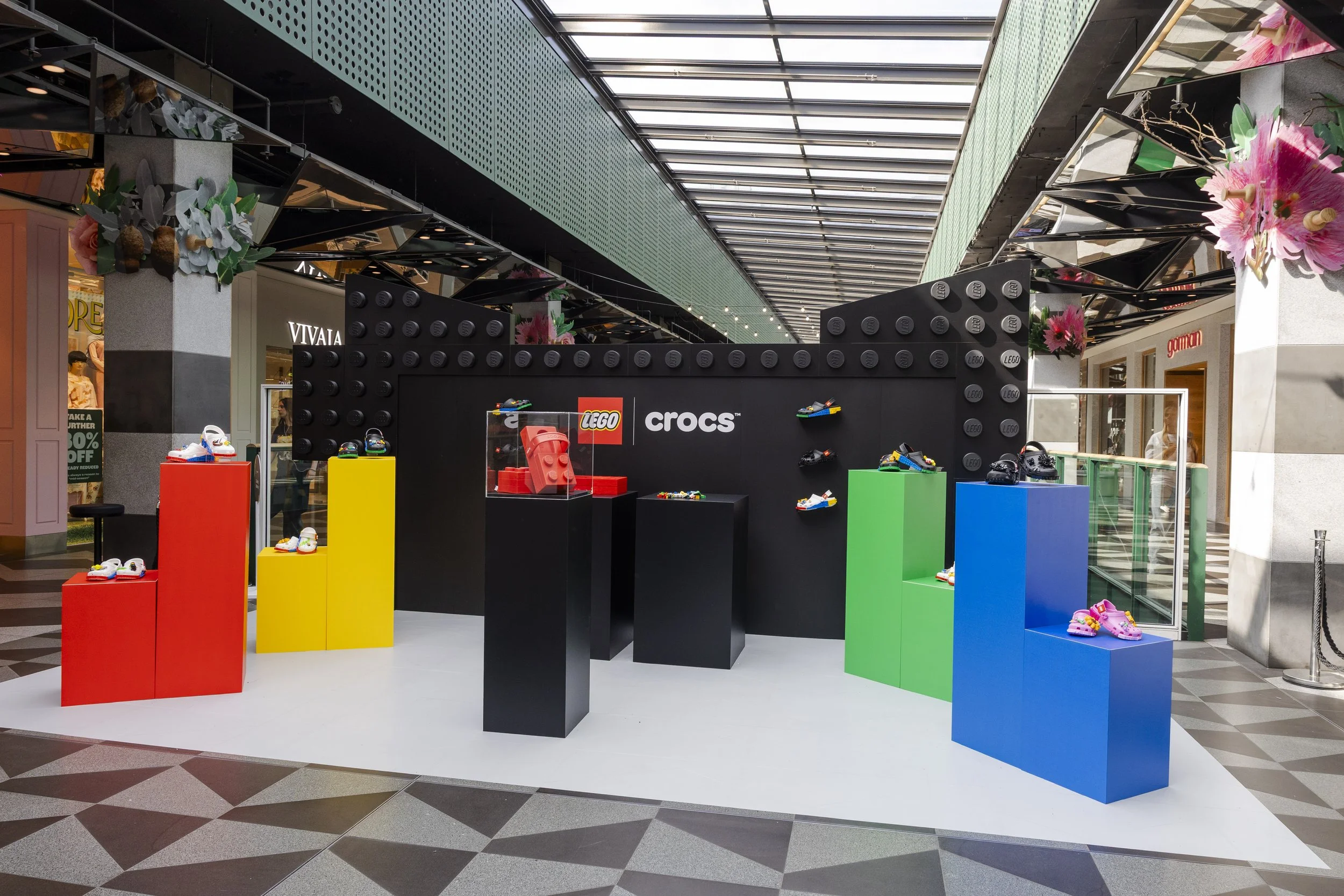 Crocs x Lego Full Gallery-10.jpg