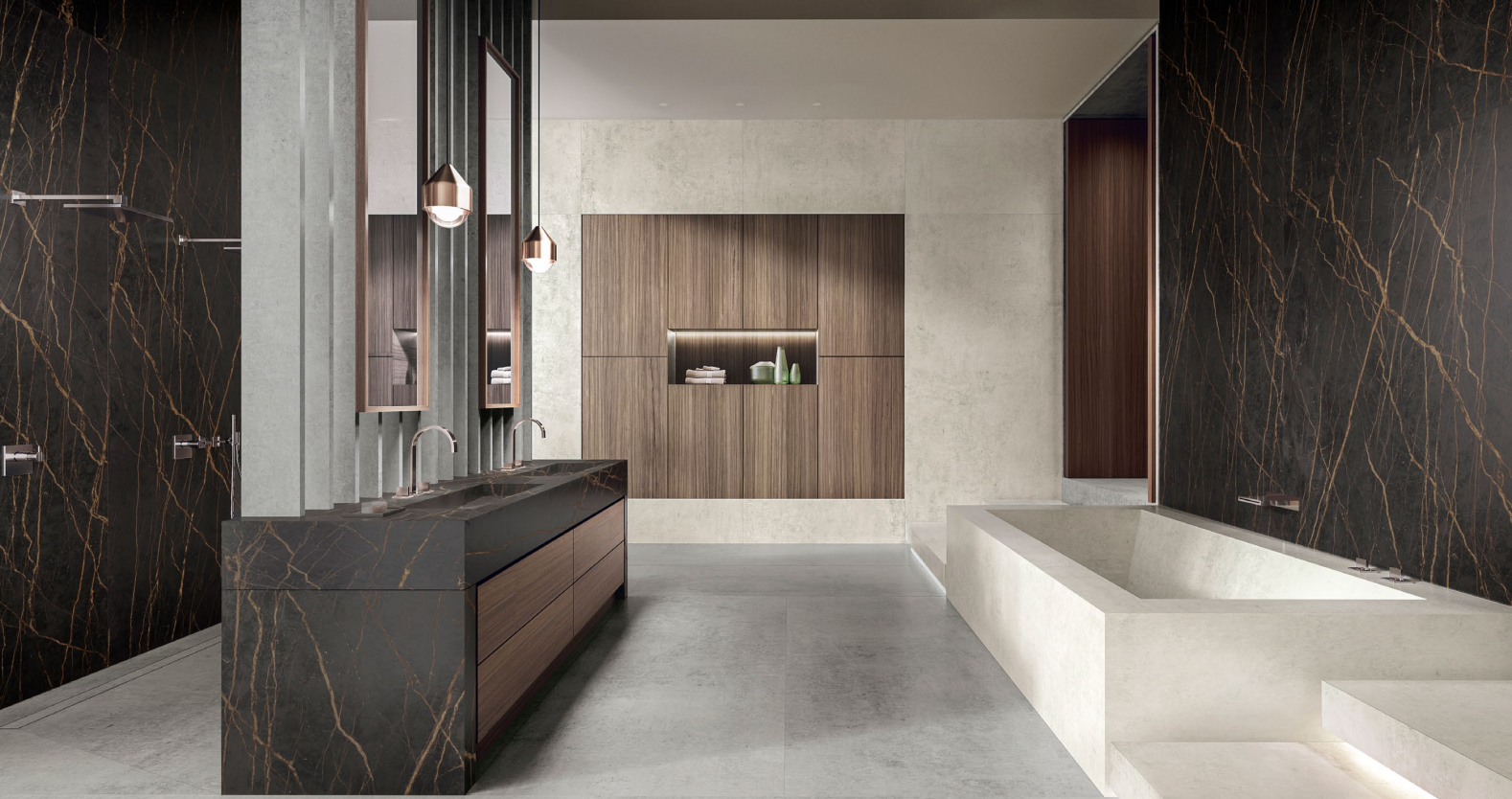 Salle de bain moderne avec baignoire en pierre, double lavabo sur un meuble en bois, murs en marbre noir avec veines dorées, décoration minimaliste en bois clair et béton, suspensions en métal suspendues au-dessus des lavabos.