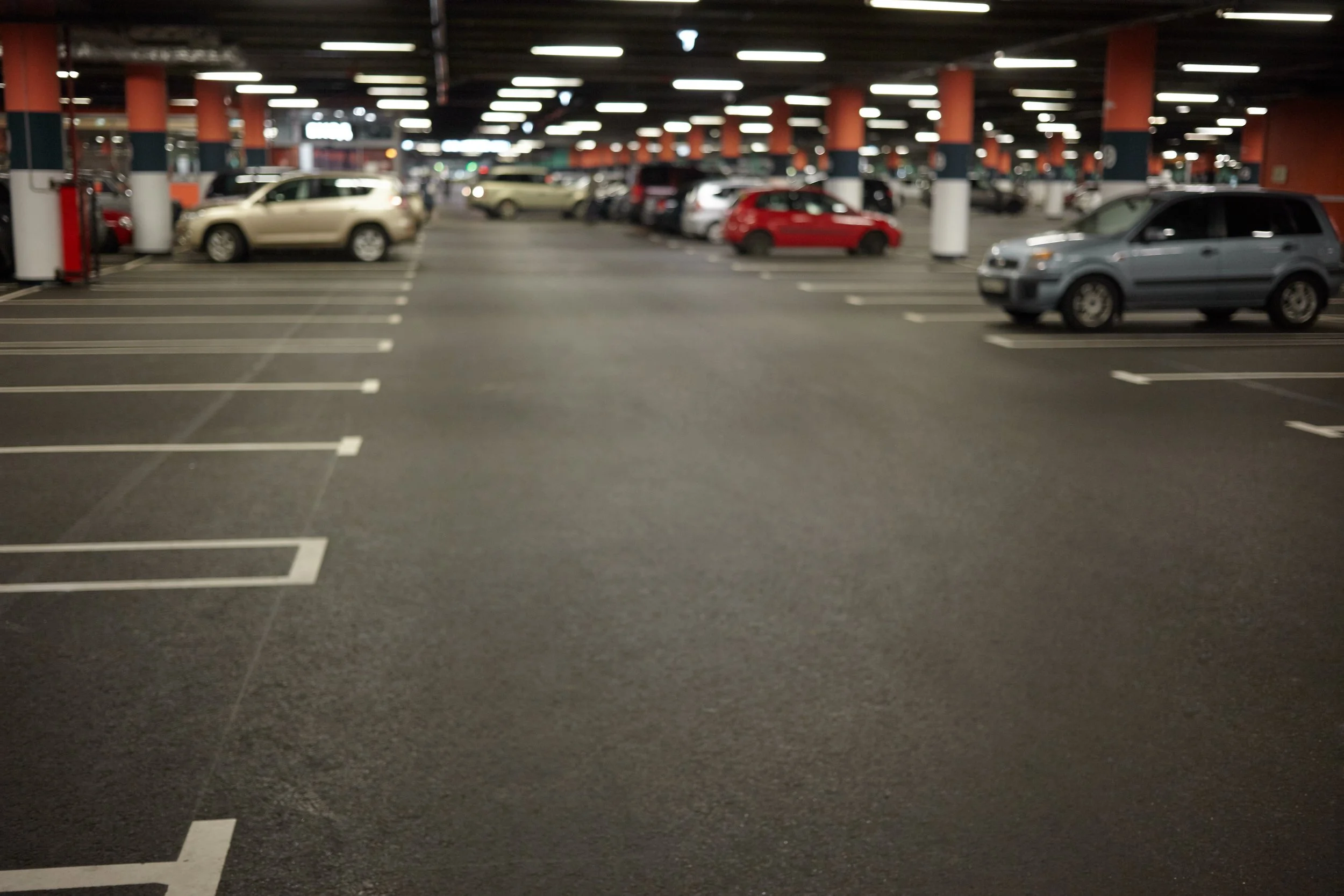 Parkgarage müssen dicht sein, um Flüssigkeitsaustritt oder Versickern vorzubeugen.