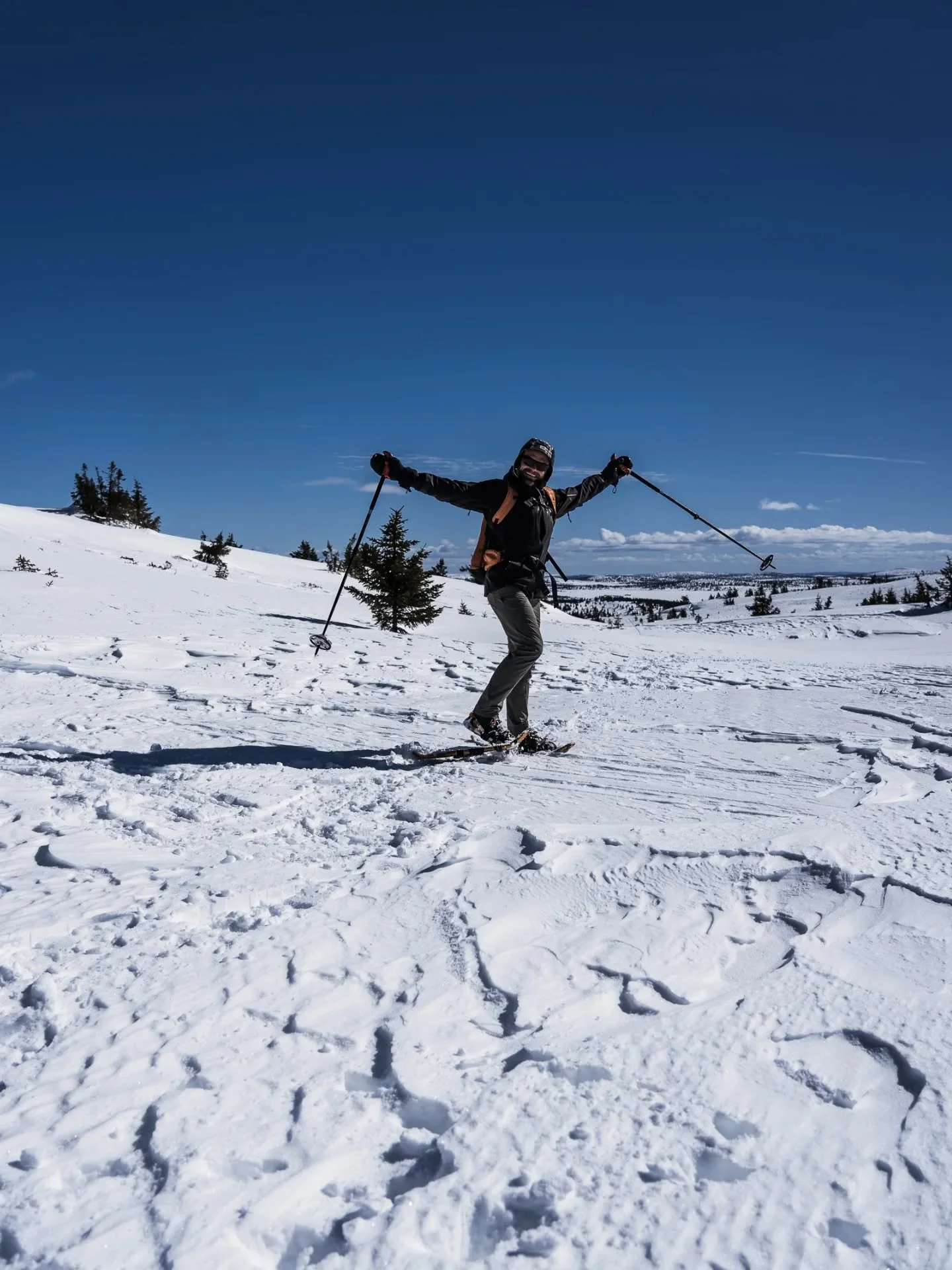 Some photos from our snowshoe hikes this week. Spring is approaching fast, but for now we're enjoying the final days with good snow conditions in the mountains around Lillehammer.

#visitlillehammer #visitnorway #travelnorway #snowshoeing #snowshoe