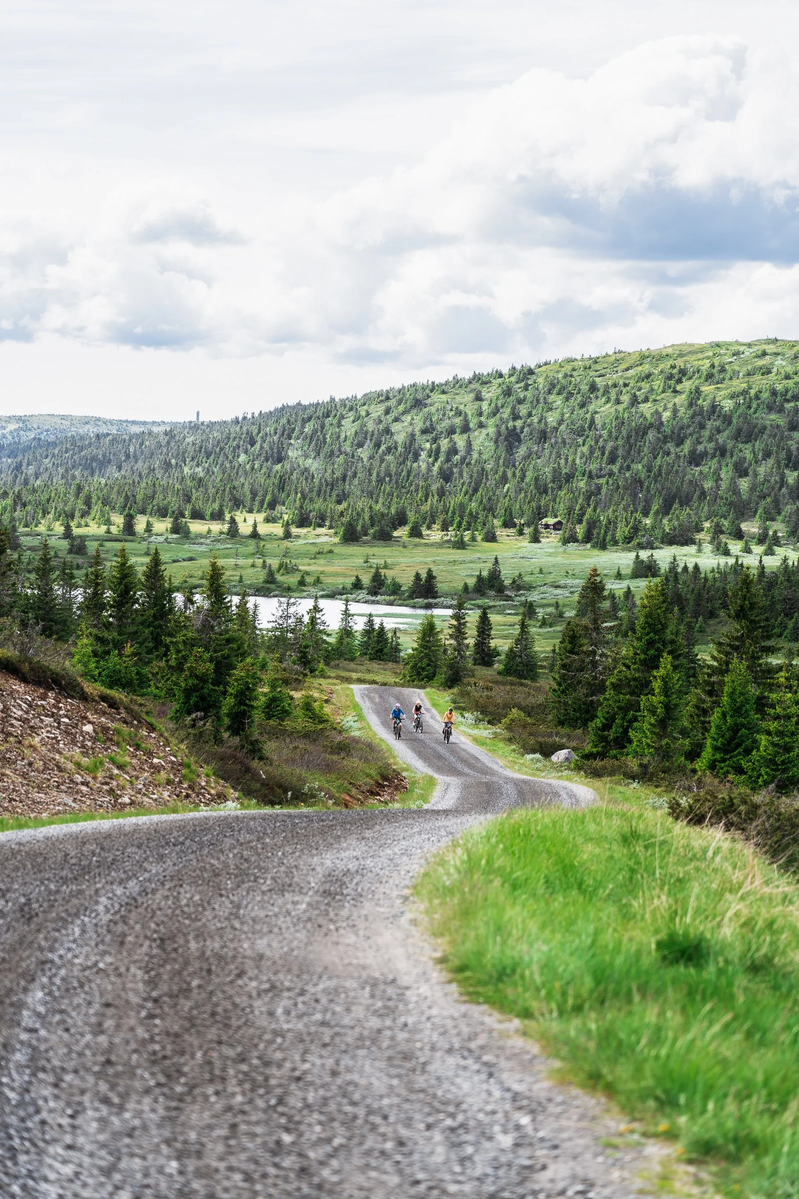 Guided e-bike tour through the mountain landscape in Hafjell, Norway