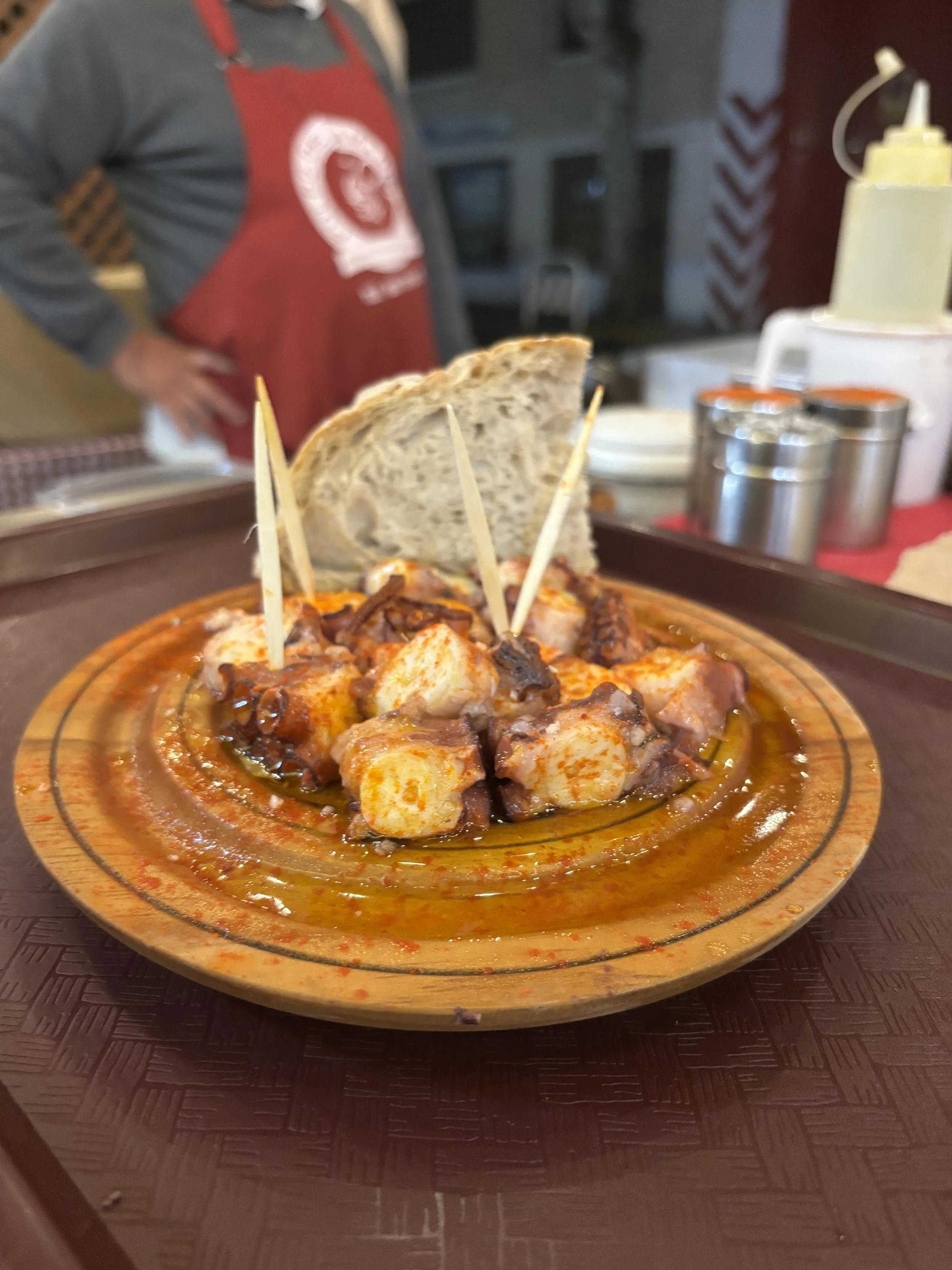 Una ración de pulpo enplatado