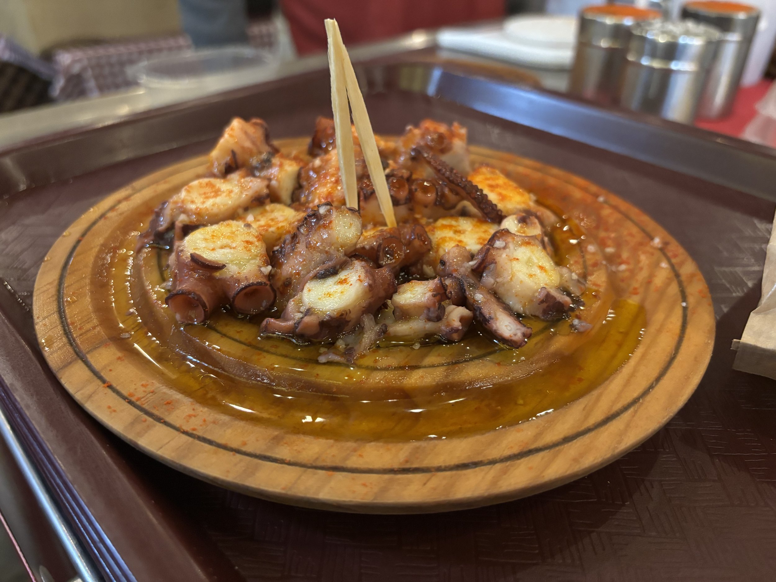 Una ración de pulpo enplatado