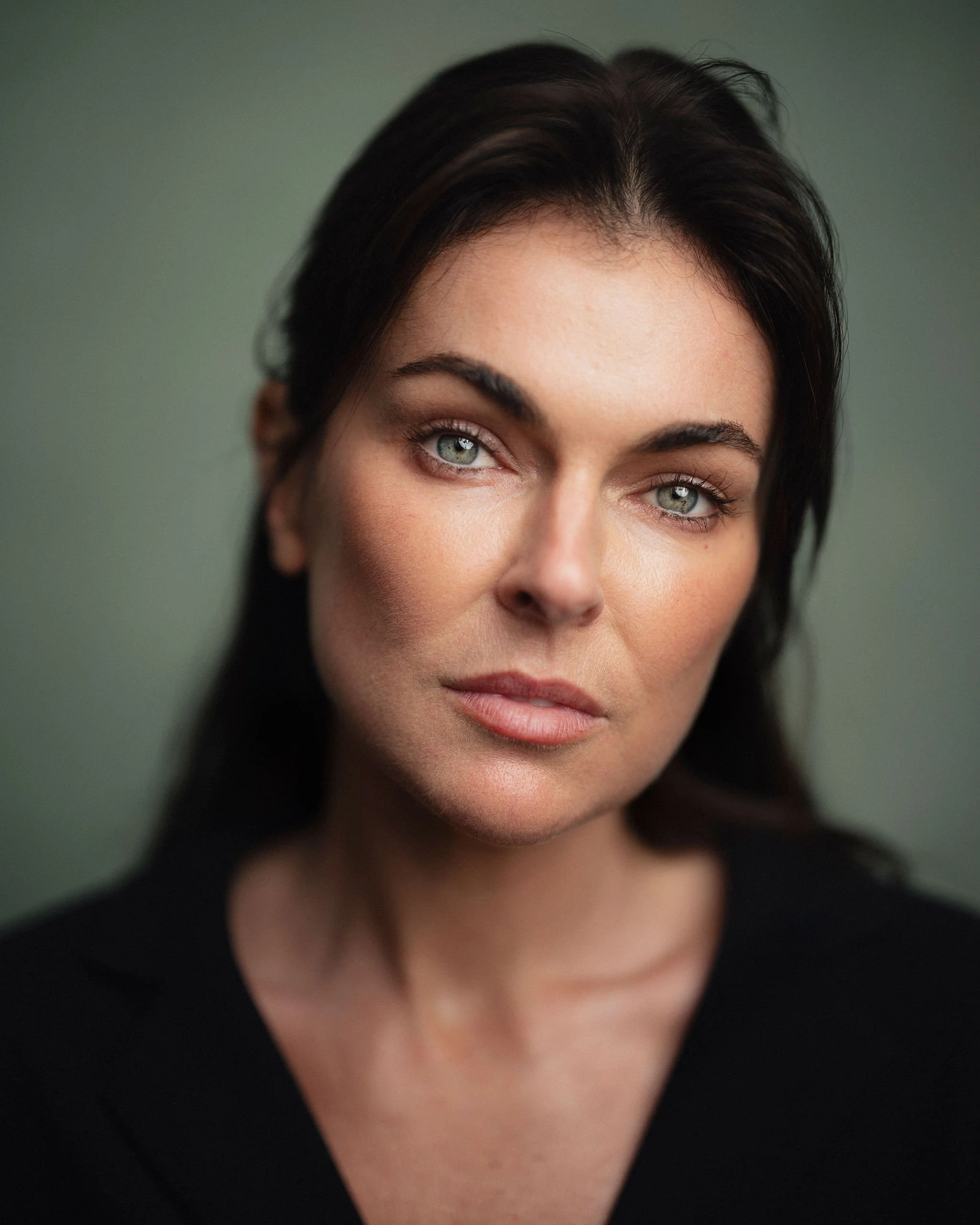 Actor headshot London Serinda Swan
