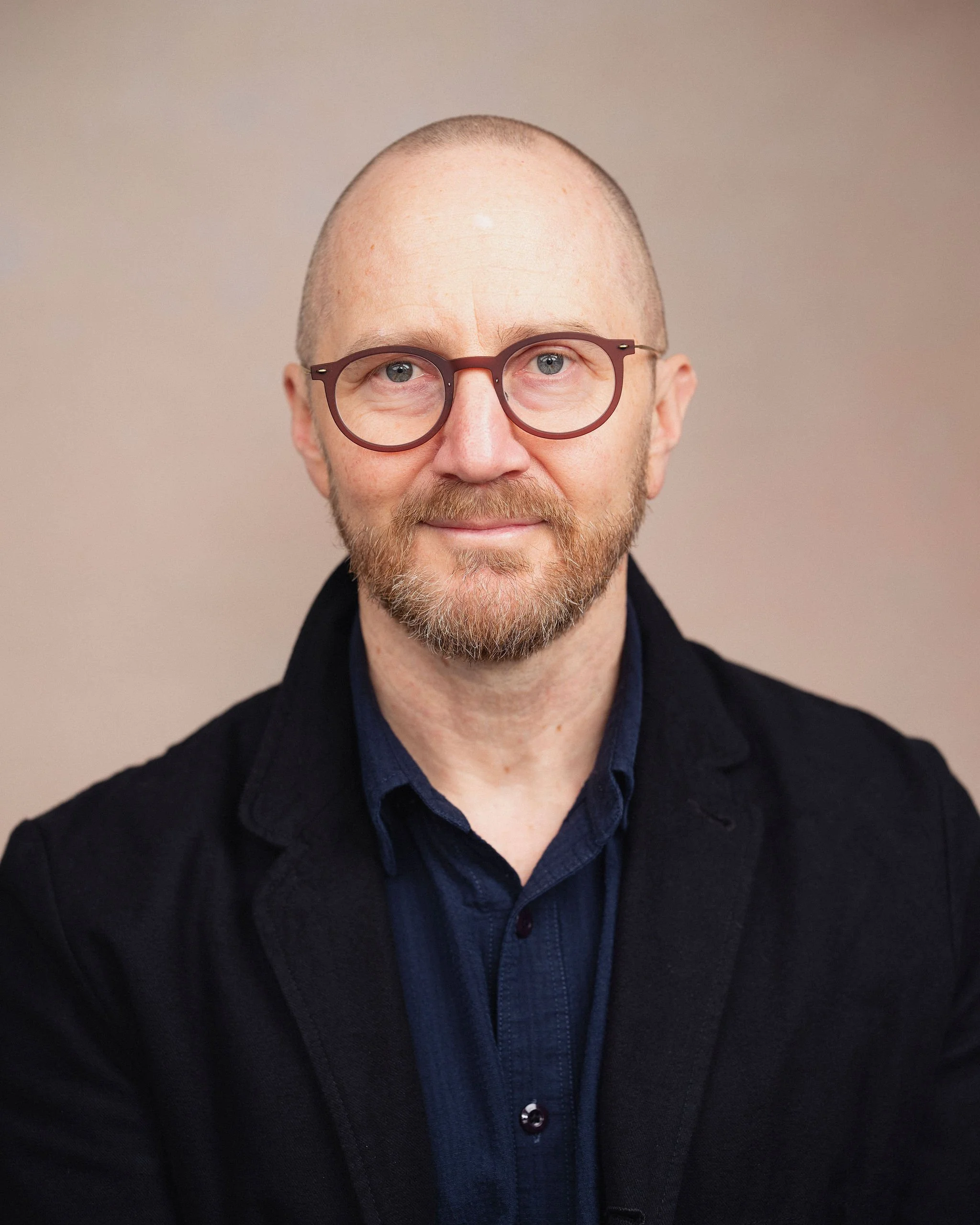 Business headshot photograph of a man - therapist headshot
