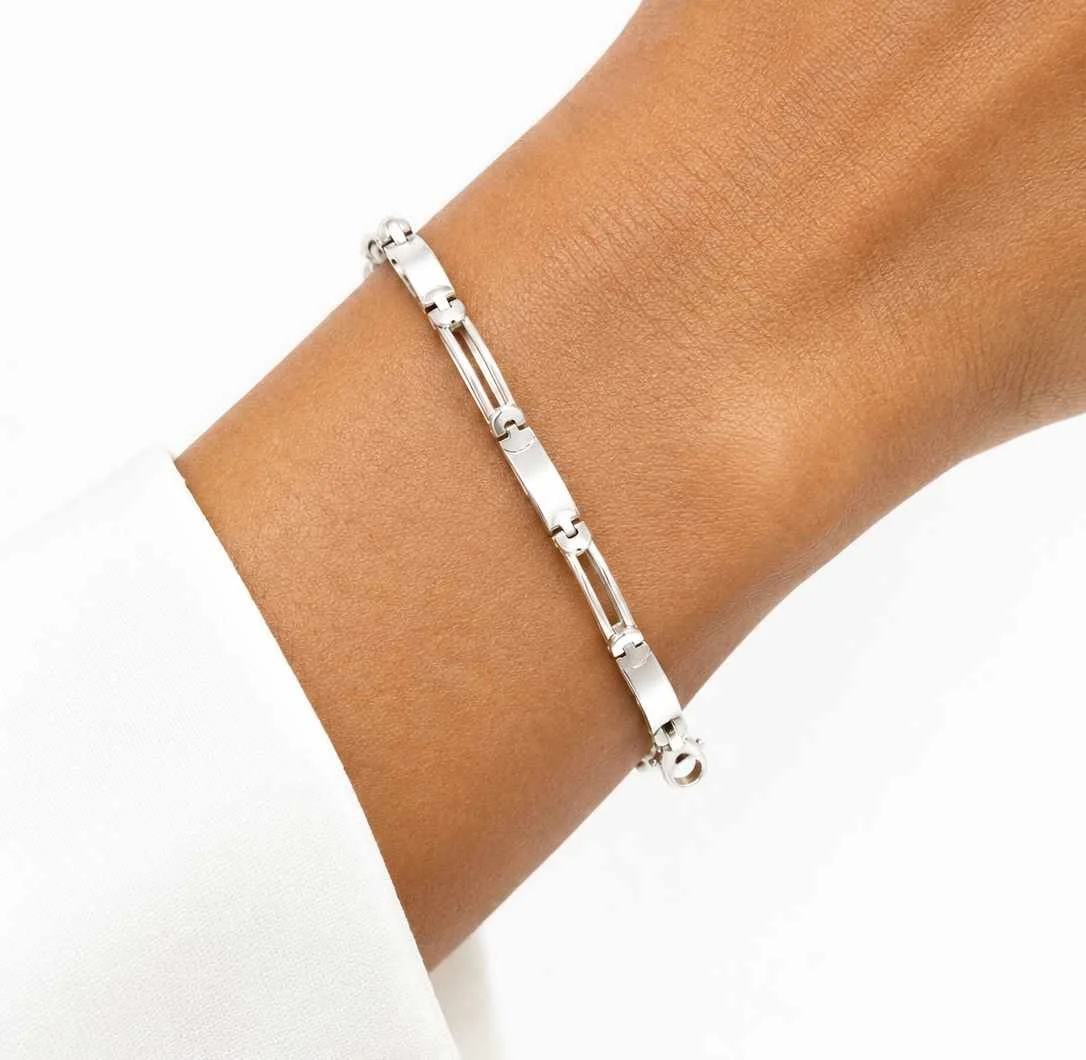Flat bar link bracelet