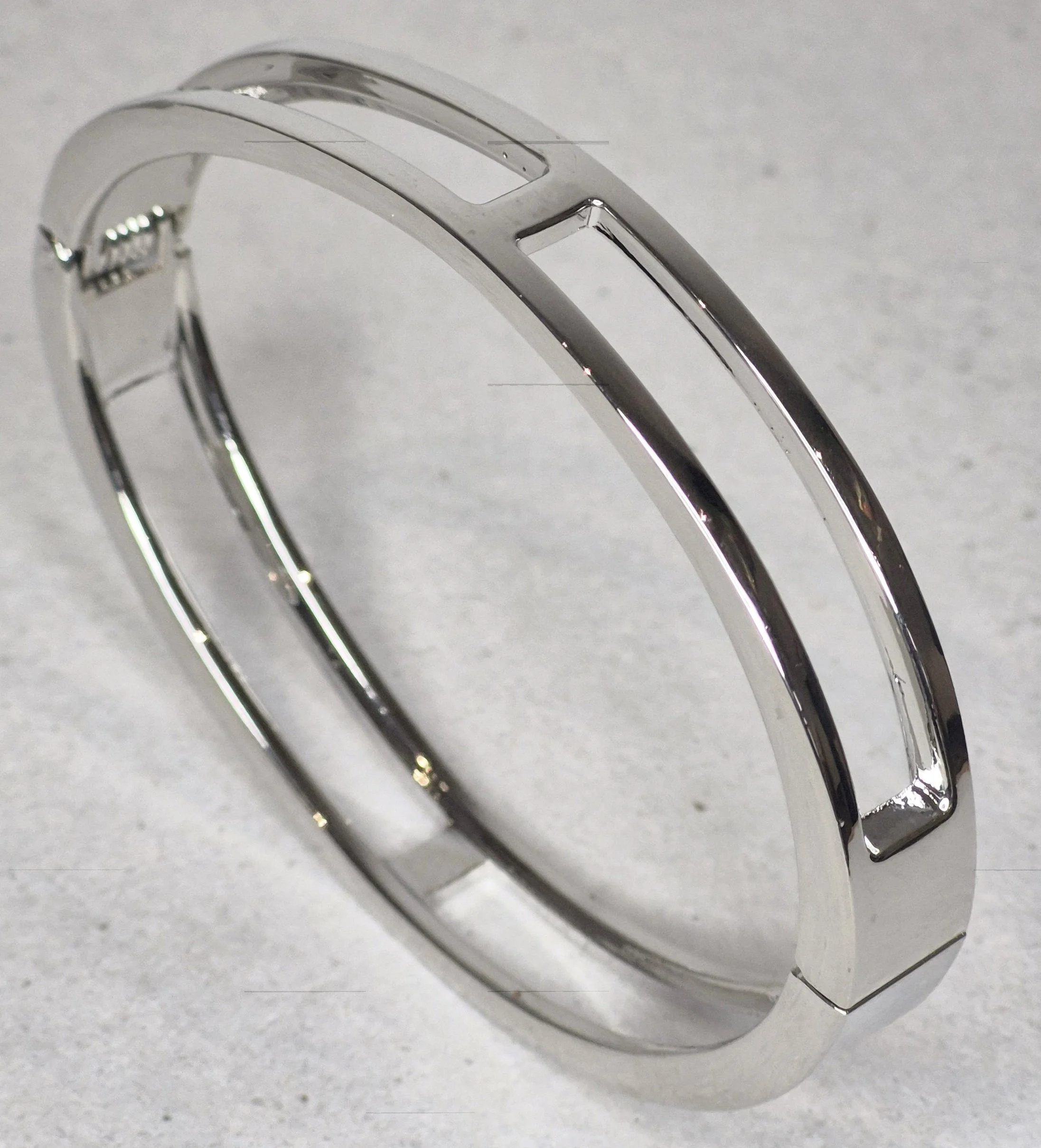 Silver Open-Link Bangle Bracelet