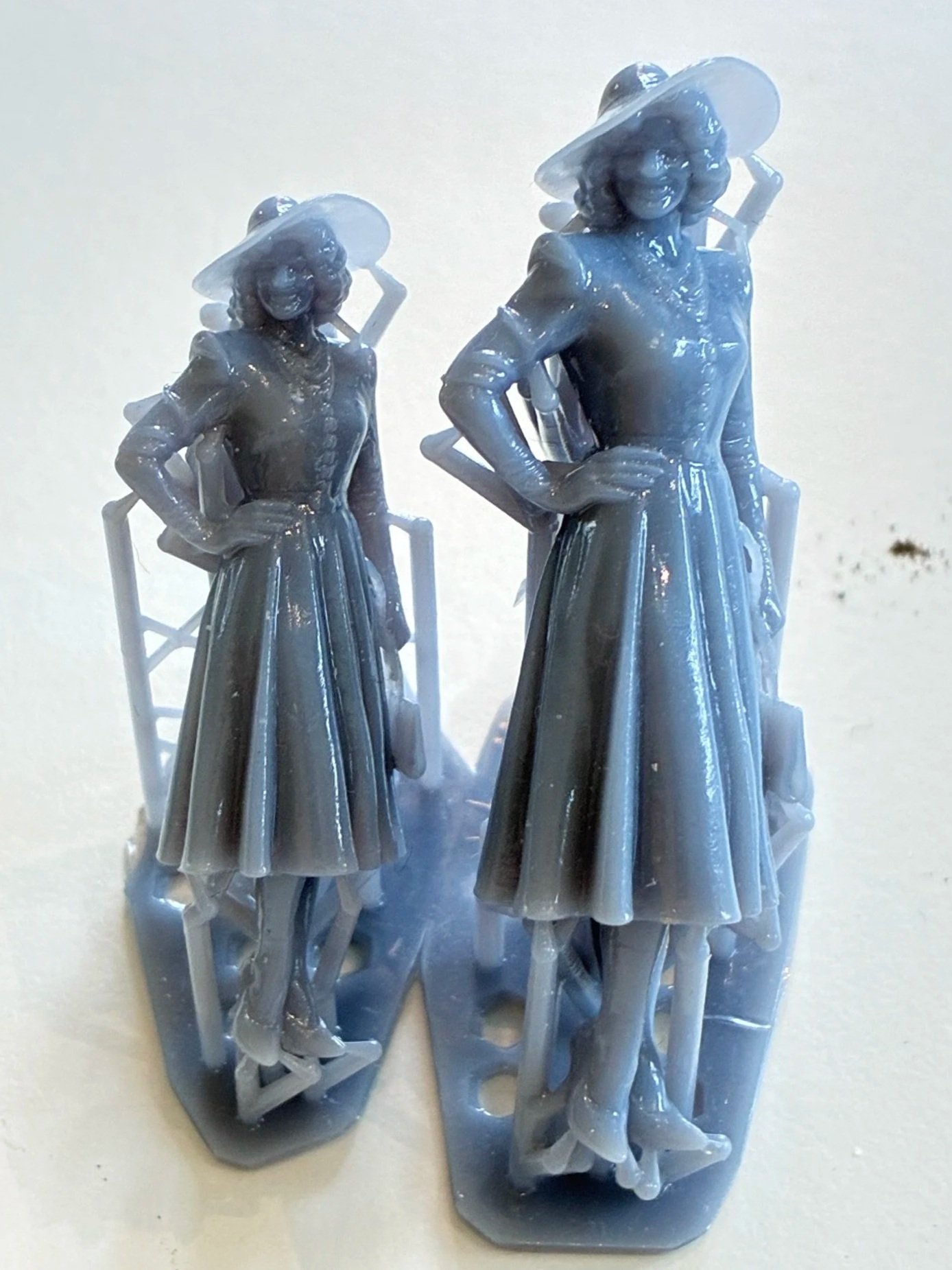 Resin print of a 1950ths woman in different scales, own design.