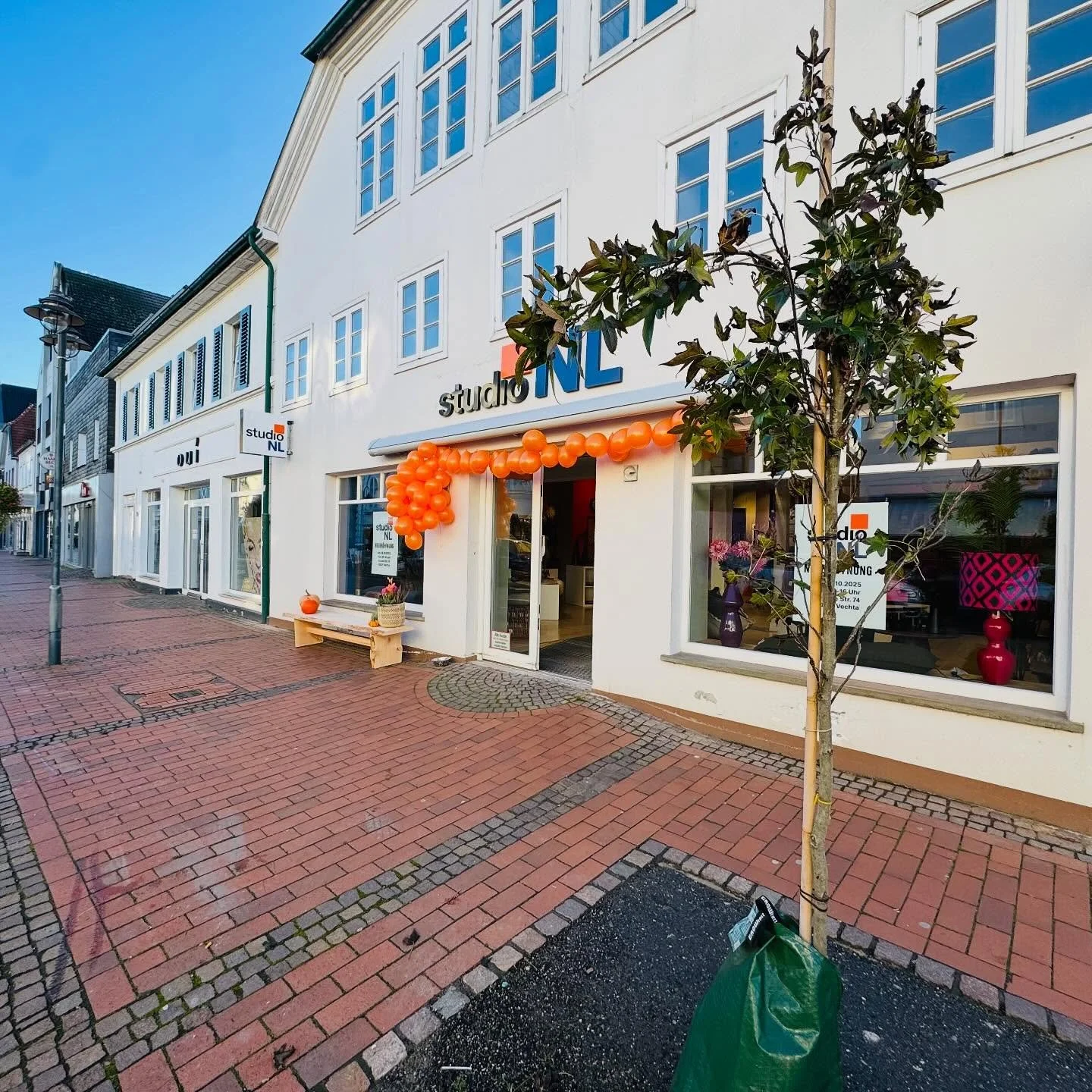 Ihr seid der Hammer! 
Hiermit m&ouml;chte ich mich ganz herzlich f&uuml;r das tolle Feedback und den lieben Zuspruch bedanken! Ihr habt den Tag f&uuml;r mich unvergesslich gemacht&hellip;. 
#neuer&ouml;ffnung #18.10.25 #studioNL #hklivinglover #inter