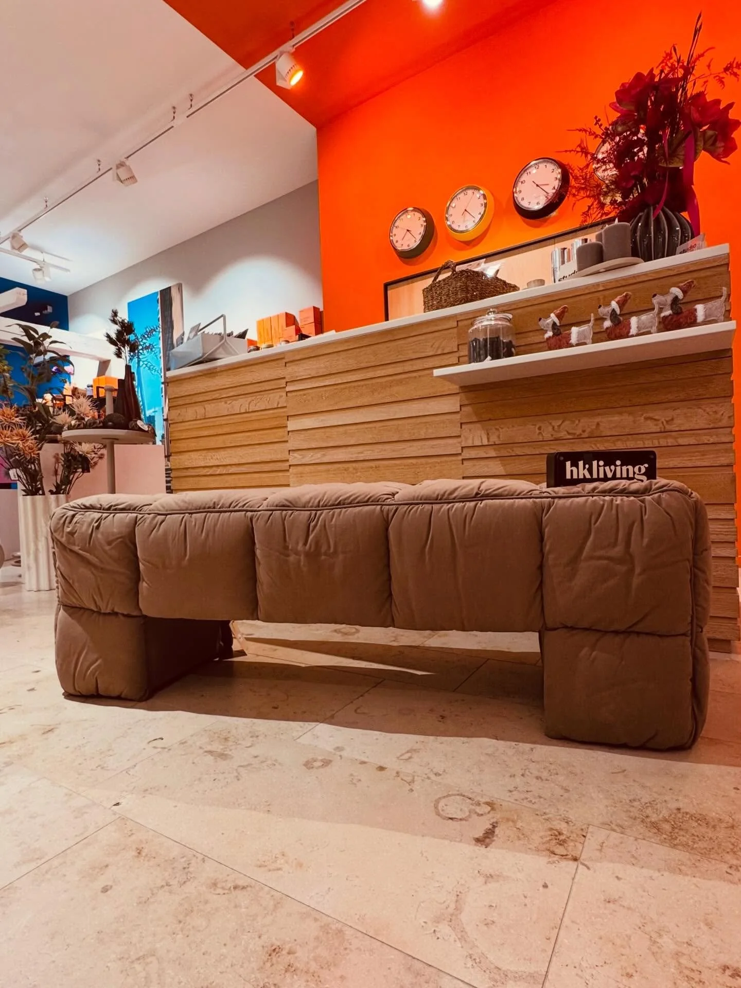 ENDLICH&hellip; heute eingetroffen ‼️PUFFY lobby bench, olive 😍 Ich lieb&lsquo;s 😍und ihr???

#hklivinglover #puffy#olive #weloveit #kommtvorbei #studionl #vechtacity #vechtaverliebt