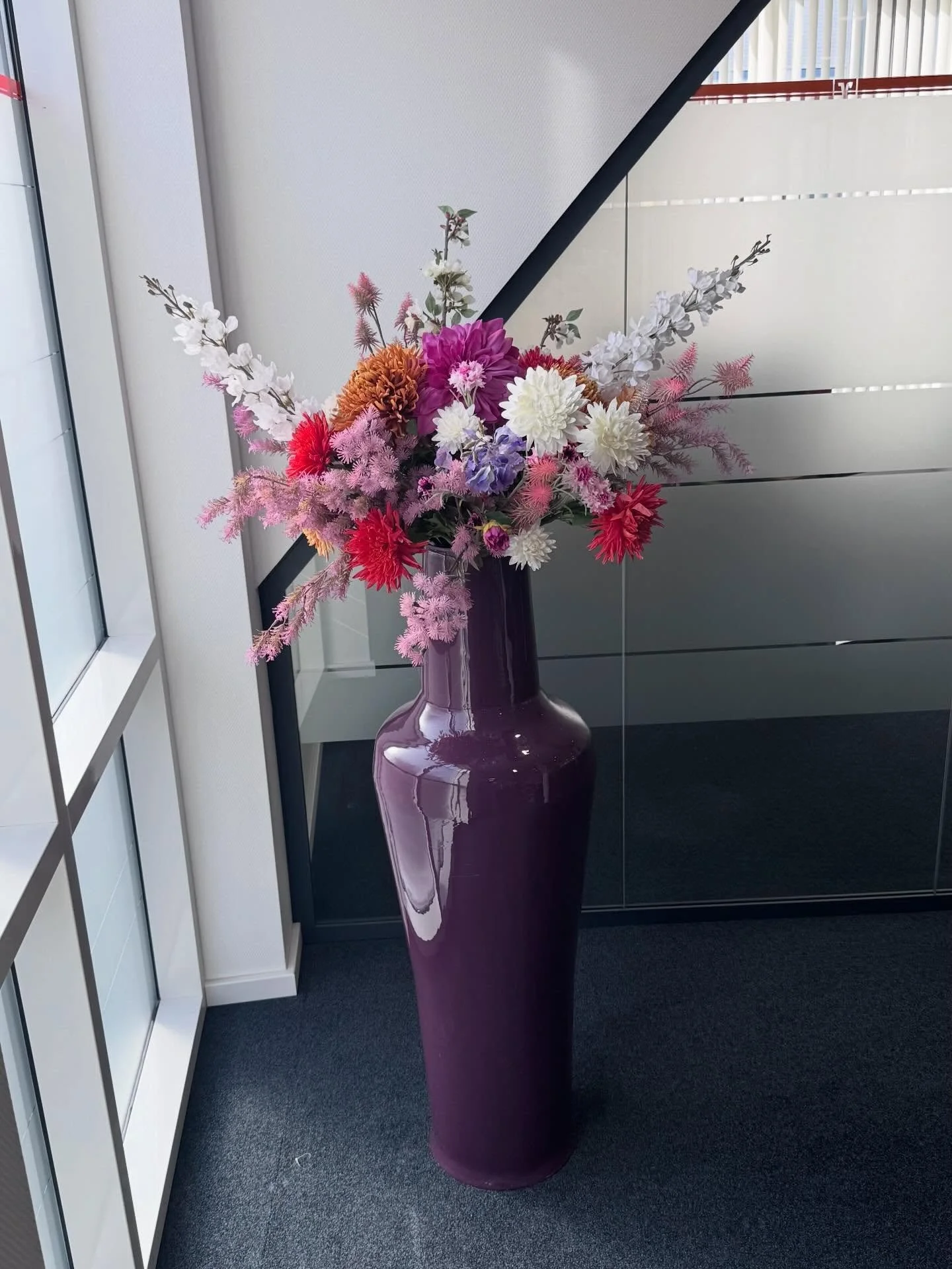 Heute waren wir in gro&szlig;er Mission unterwegs. Wir durften 3 B&uuml;ros und den Wartebereich der Volksbank in Lohne versch&ouml;nern. 🤩 vielen Dank an die @unsere_voba f&uuml;r das entgegengebrachte Vertrauen und ein gro&szlig;es  Danke geht rau