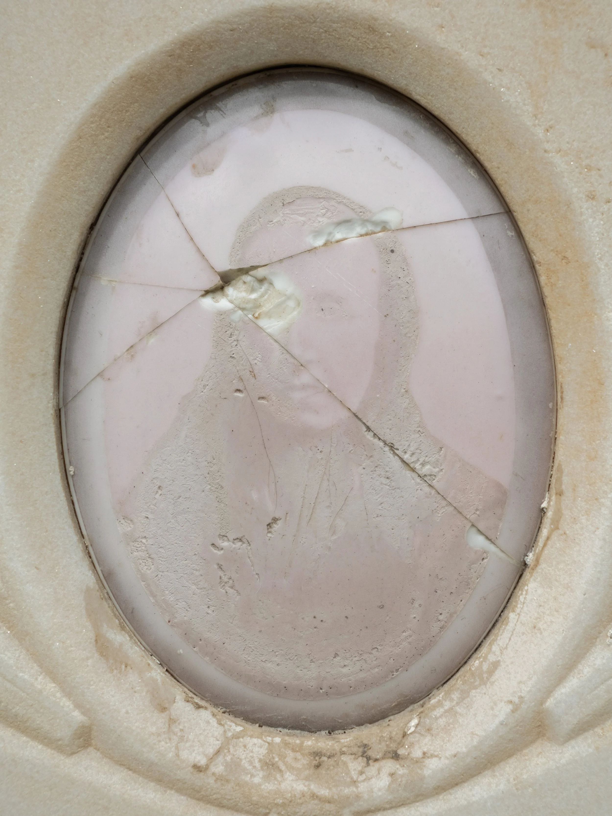 Photo from the collection: Fading Memorial Portraits by Jakob Maria Wagner.