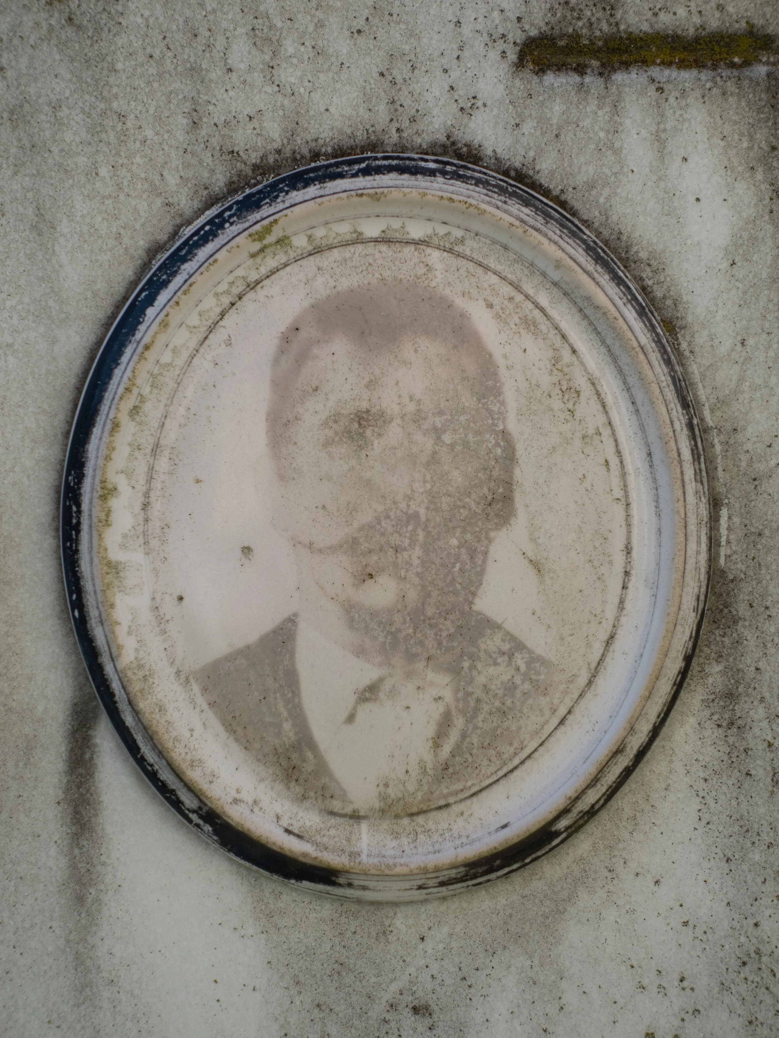 Photo from the collection: Fading Memorial Portraits by Jakob Maria Wagner.