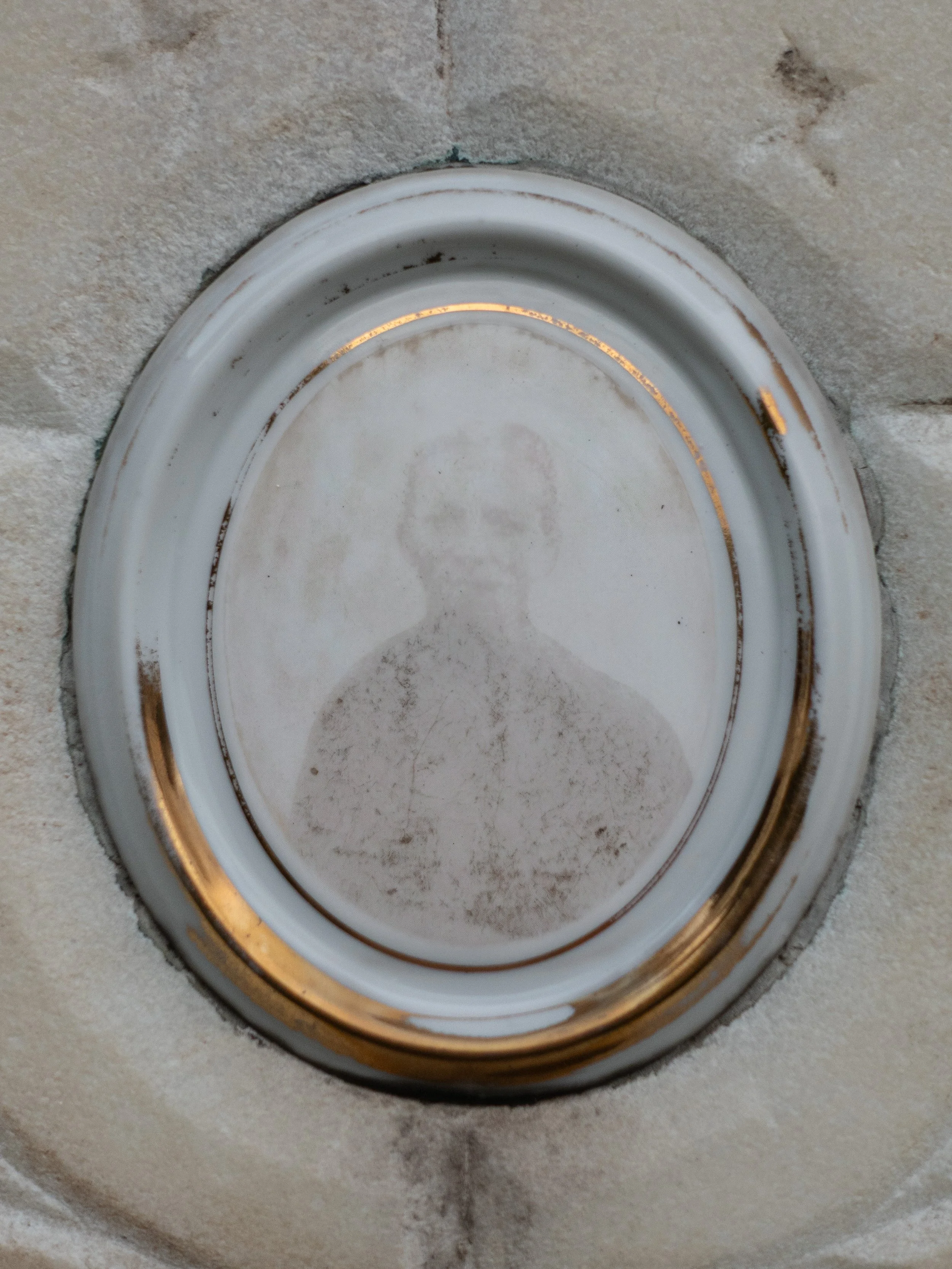 Photo from the collection: Fading Memorial Portraits by Jakob Maria Wagner.