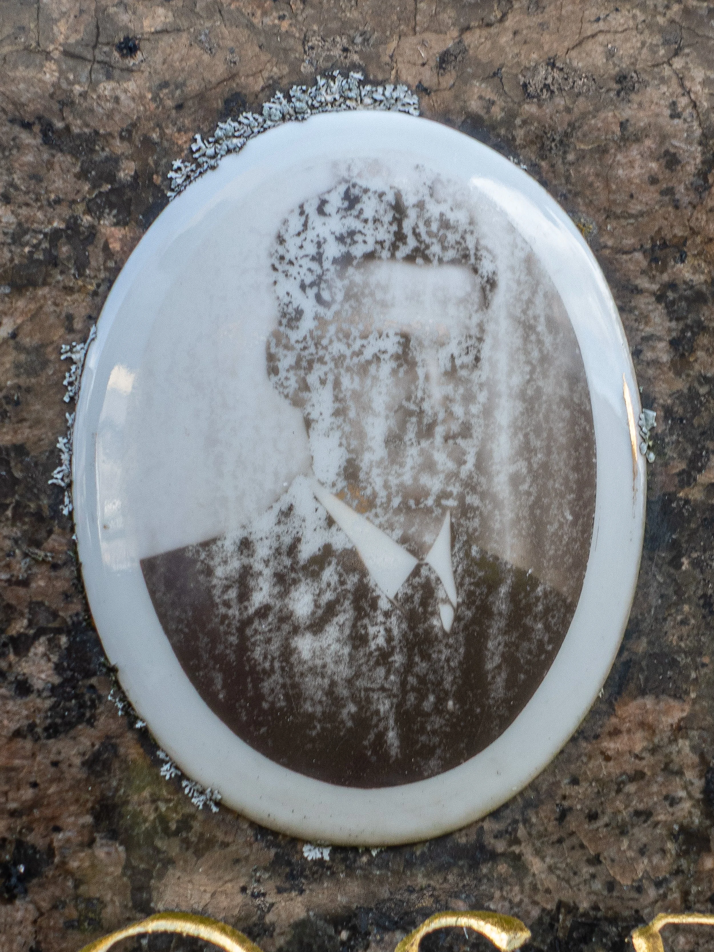 Photo from the collection: Fading Memorial Portraits by Jakob Maria Wagner.