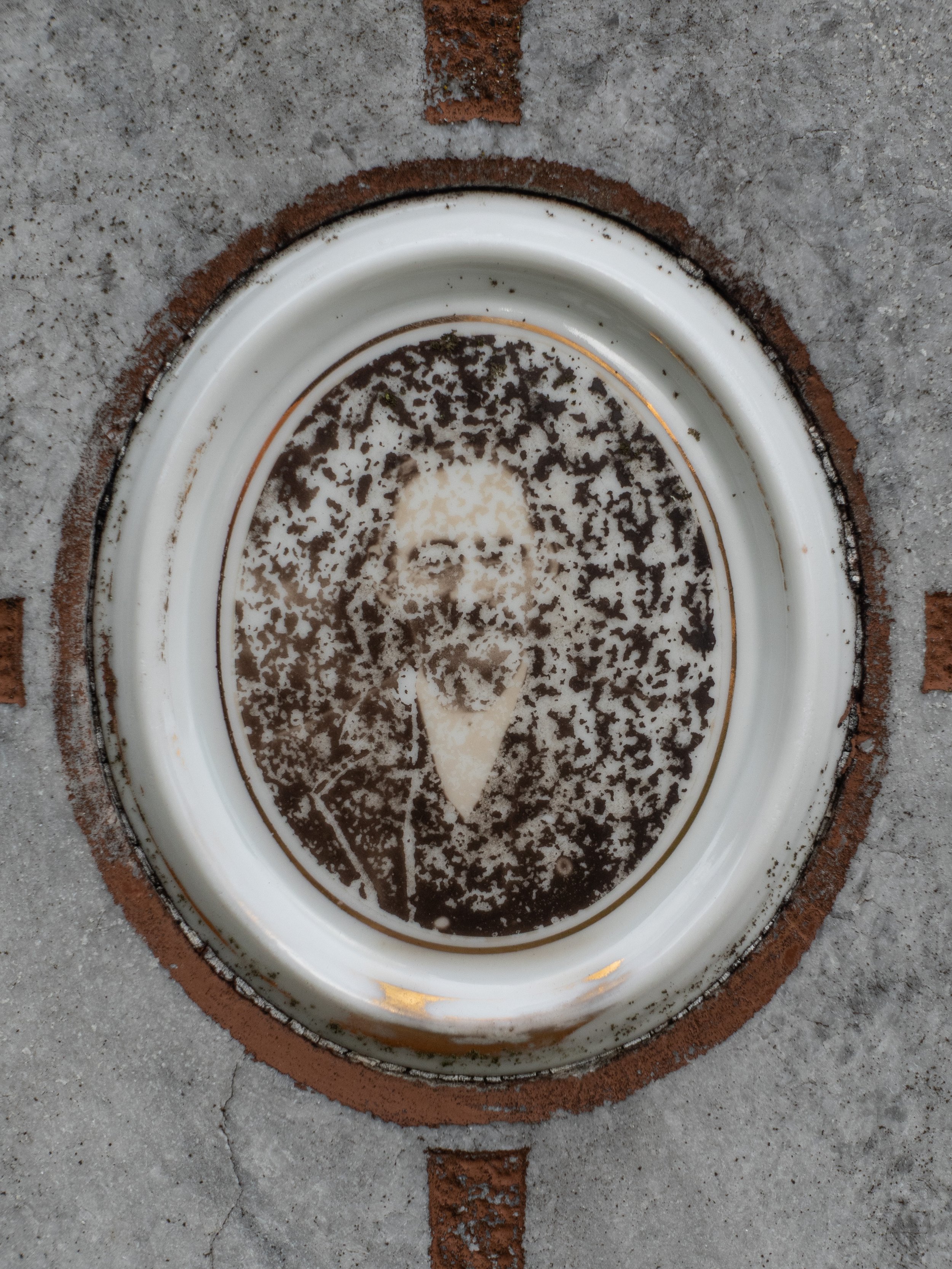 Photo from the collection: Fading Memorial Portraits by Jakob Maria Wagner.