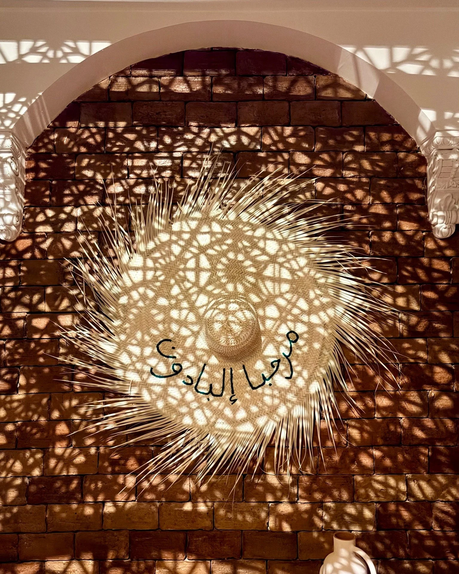 Soft light from an interior lamp, casting delicate shadows and highlighting the beauty of handcrafted details.
A quiet moment where warmth, texture, and tradition come together. 🤍🌾

#InteriorLighting #WarmAmbience #HandcraftedDecor #LightAndShadow 