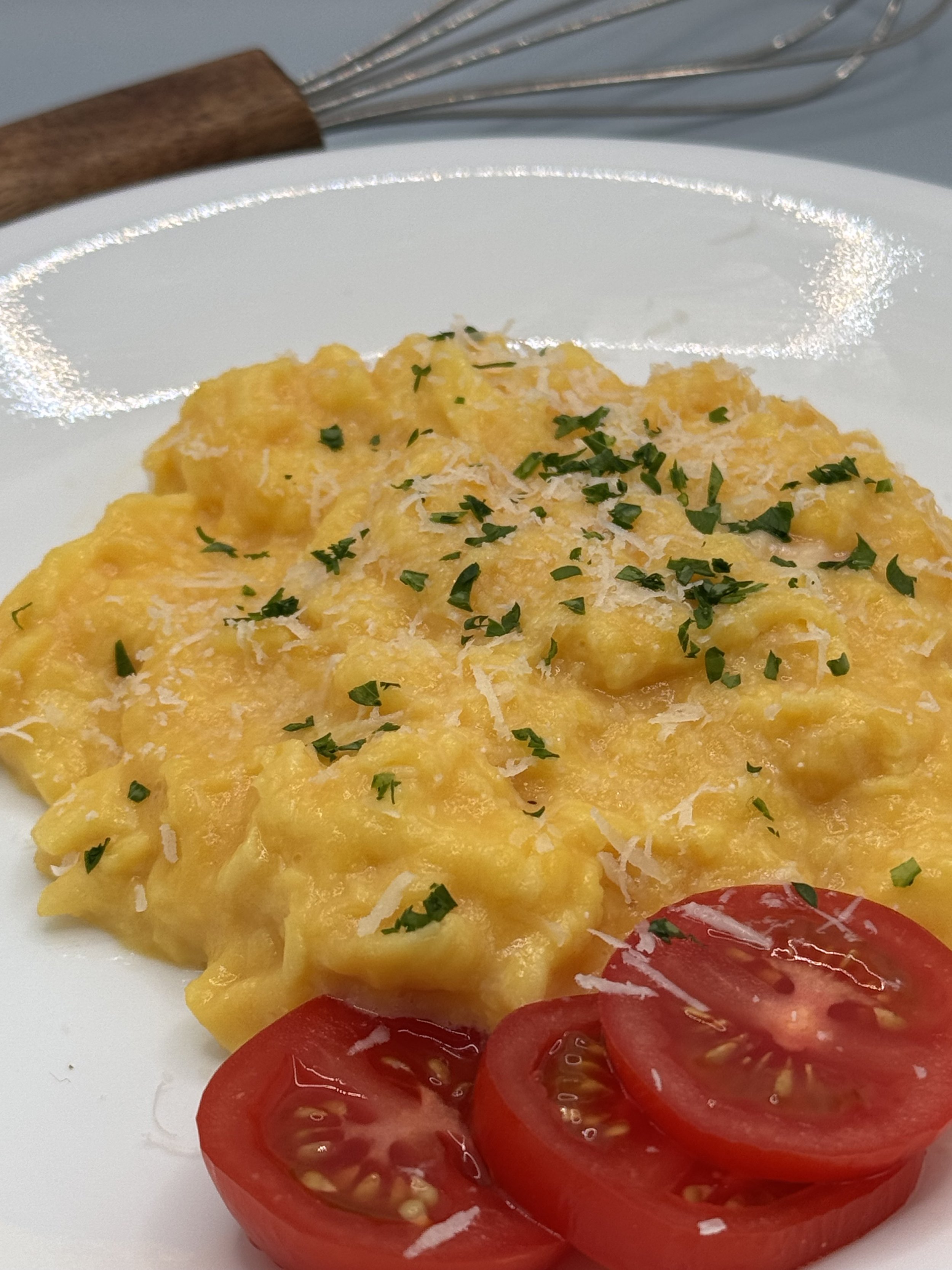 Eggs, tomato, wisk Close-up.jpeg