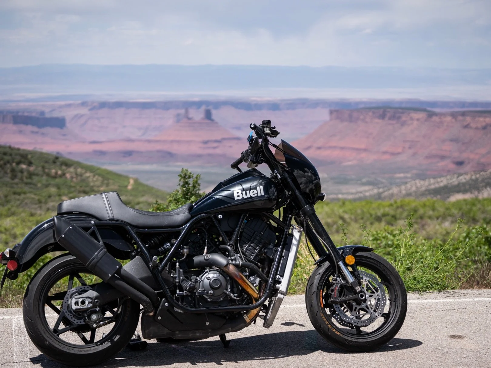 See you in Canada! 🇨🇦🇺🇸
Catch us at Base31 in Prince Edward County, Ontario, where we&rsquo;ll be teaming up with our friends @motocraftshow for their 2026 festival&mdash;with Buell models on display!

Alongside participating in this great event,