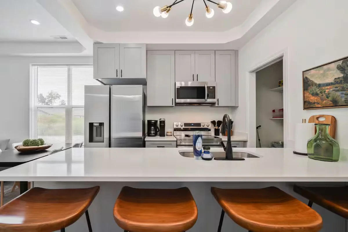unit 4 baths - kitchen (1).jpg