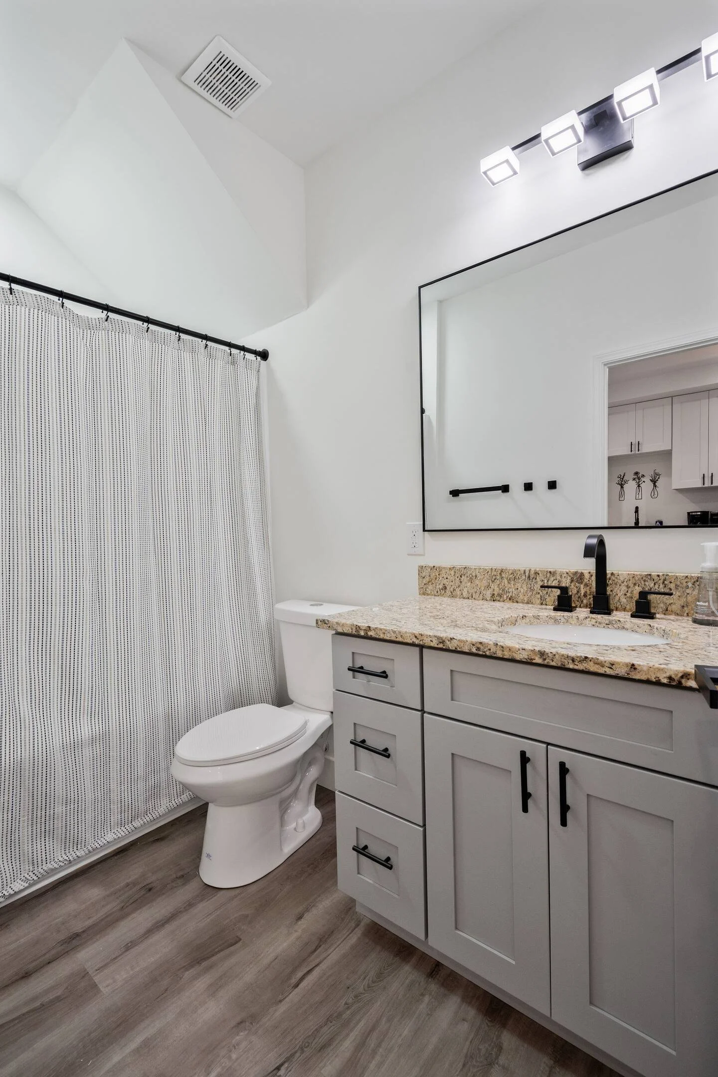 unit 3 baths - bath.jpeg