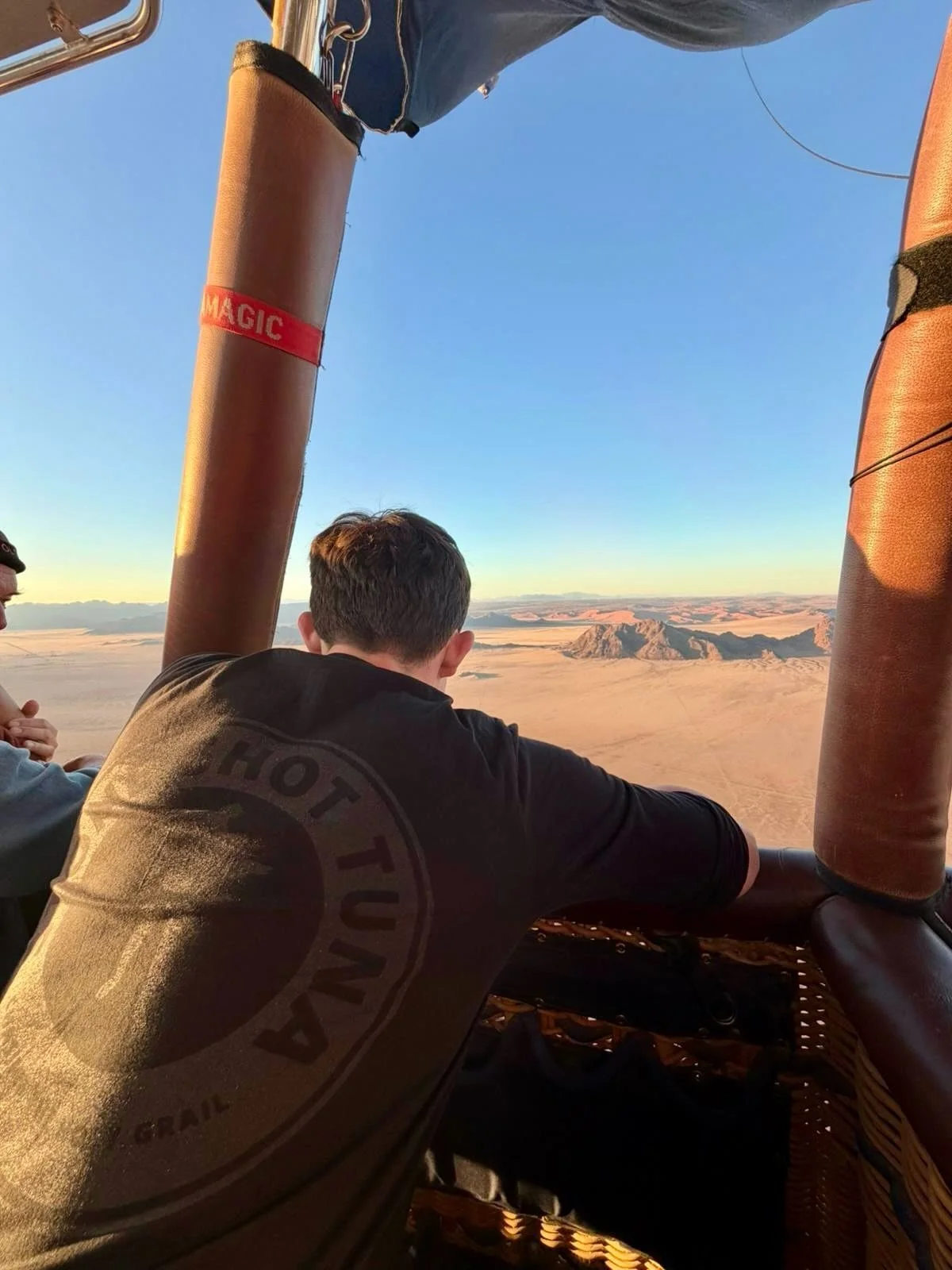 Our reps never stop chasing ☀️ 

-
-
-
-
-
-

#spearfishing #OceanToDesert #AdventureLifestyle #VanLife #Namibia