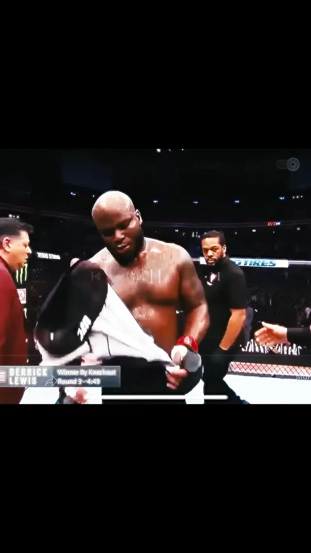 Derrick Lewis x Shutdown
🎶 Shutdown - Skepta
💻 Adobe Premiere Pro and After Effects
@thebeastufc takes on Tallison Teixeira on July 12th 🔥
note: audio issues when listening on earphones!
#ufc #derricklewis #blackbeast #knockoutartist #ufcnashv