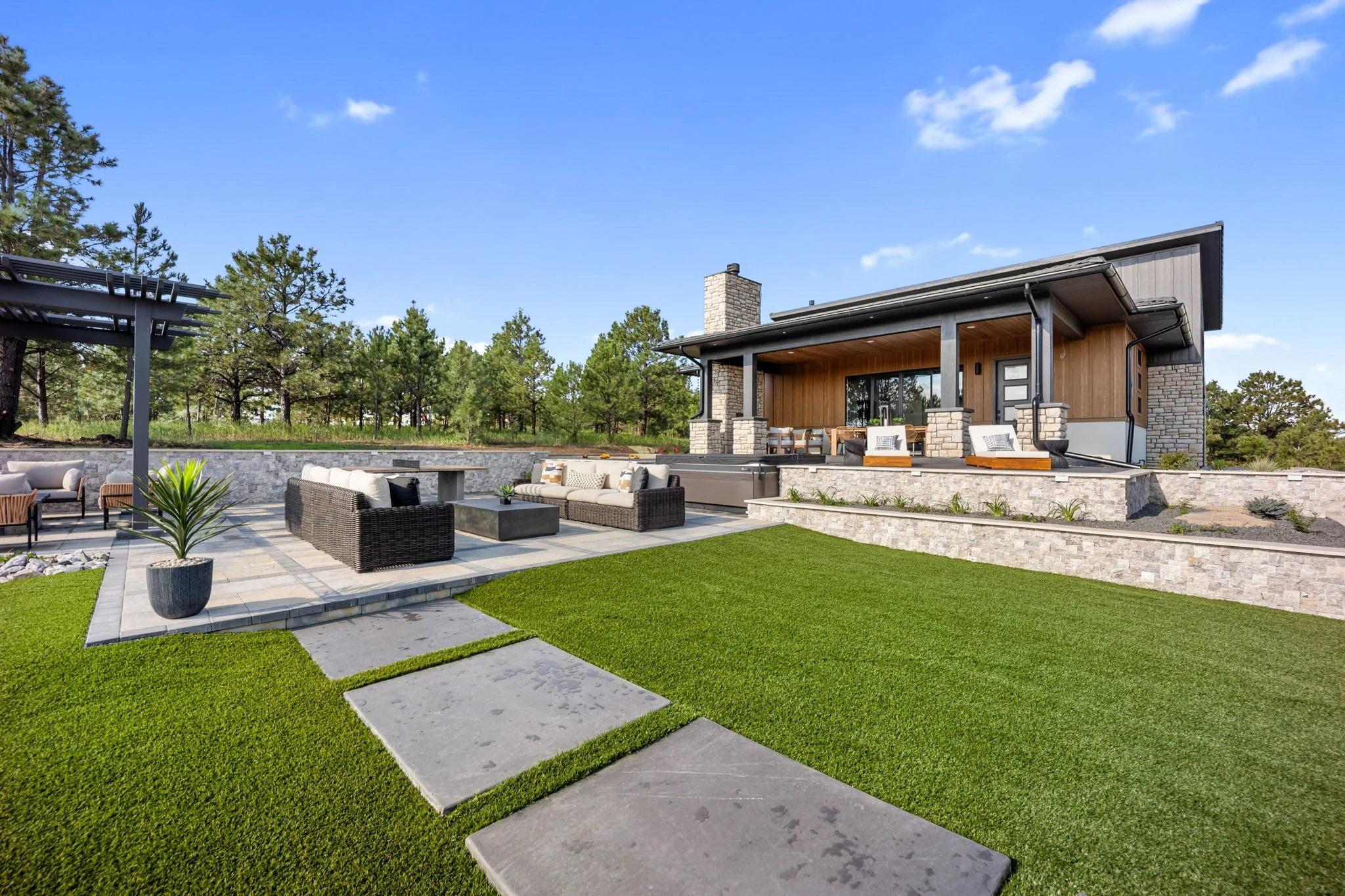 239-web-or-mls-VIBE7529.jpg