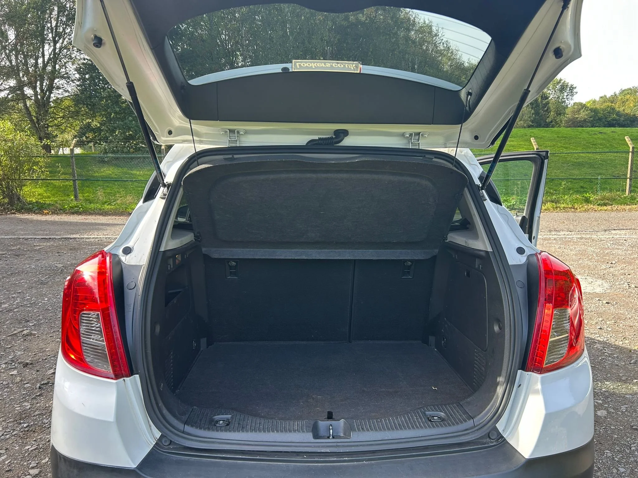 WhatsApp Image 2025-10-05 at 17.27.24 (4).jpeg