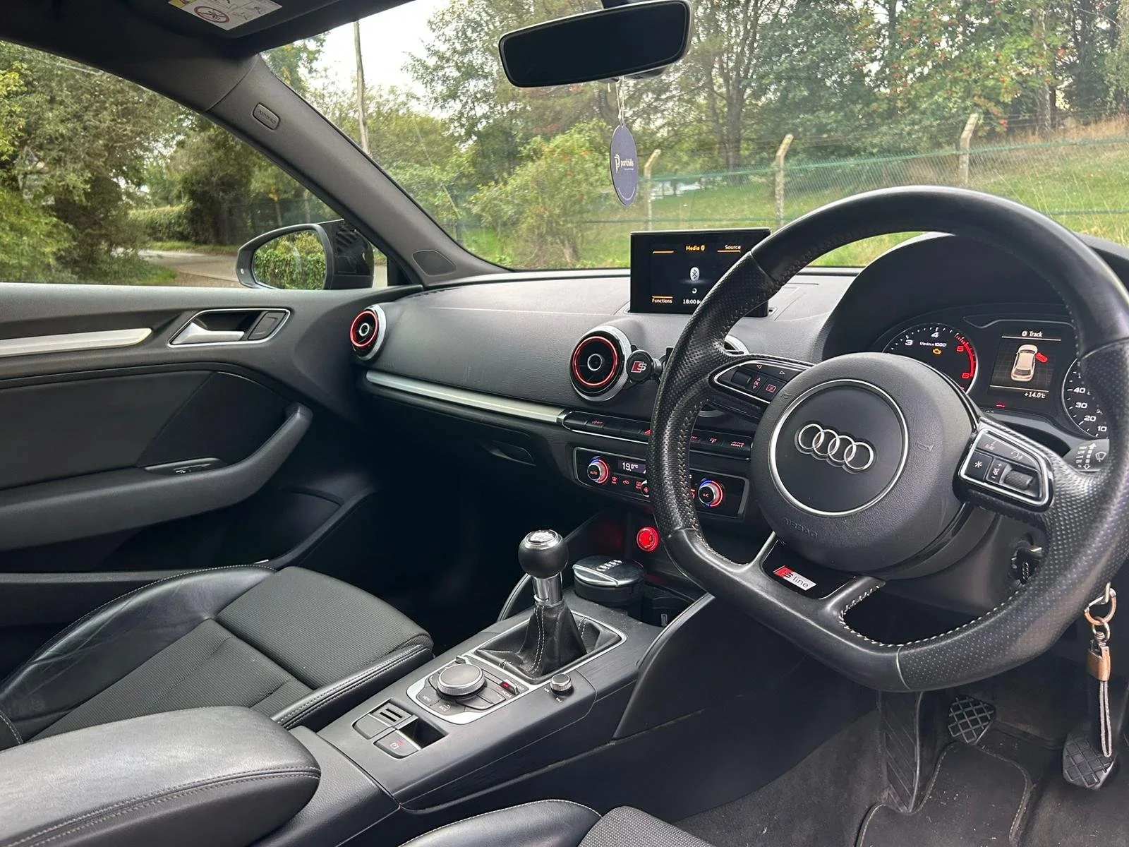 WhatsApp Image 2025-10-05 at 17.26.13 (3).jpeg