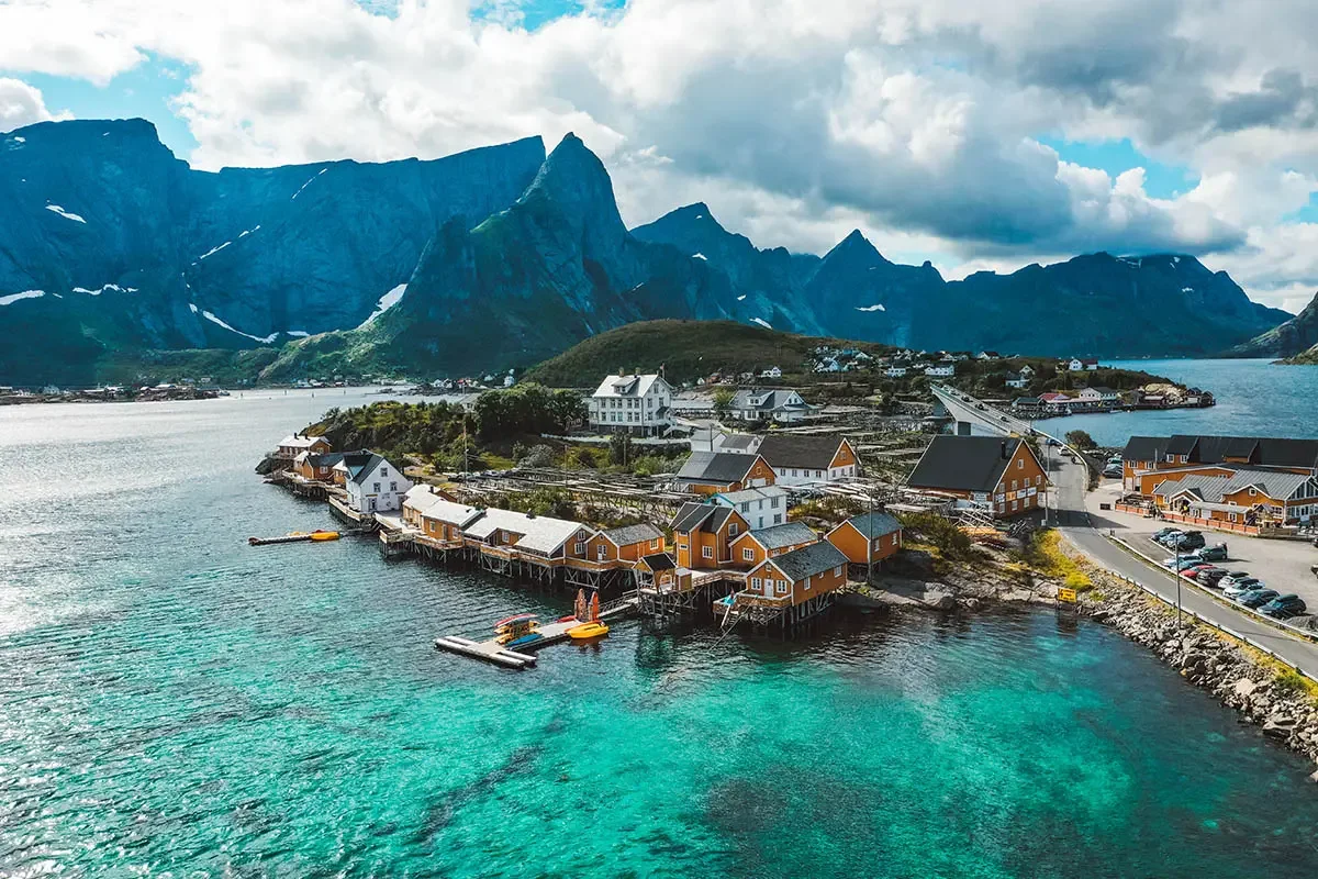 The Transition Toward Sustainability in the Passenger Boating Industry
